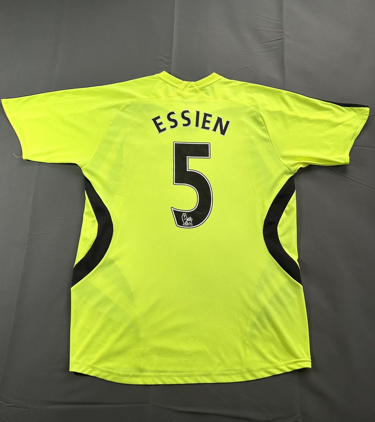 Adidas Adidas Chelsea 2007/08 Away Jersey Essien #5 Size US M / EU 48-50 / 2 - 1 Thumbnail