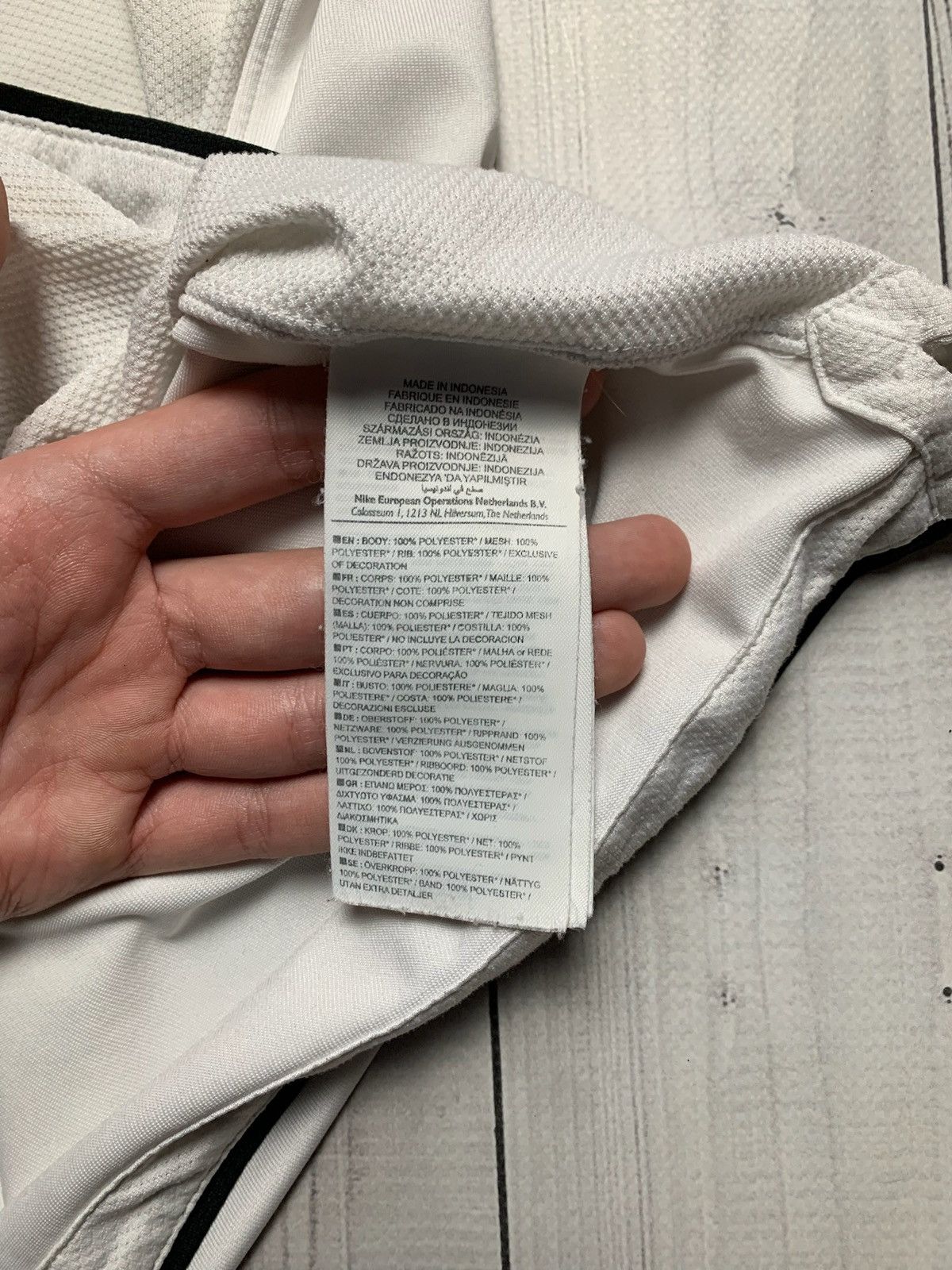 Nike × Vintage Vintage Nike Manchester United soccer jersey size L white Size US L / EU 52-54 / 3 - 6 Thumbnail