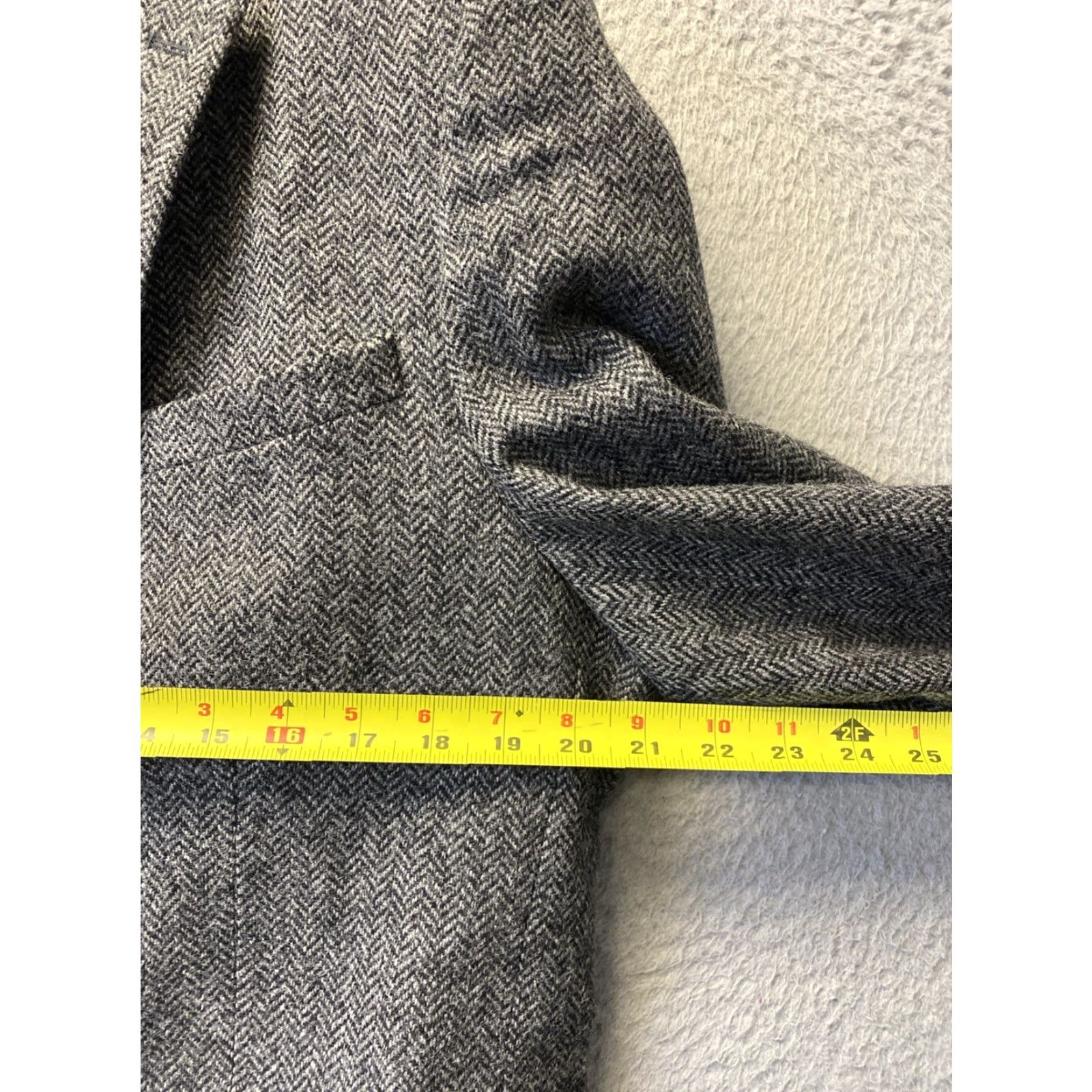 H&M H&M Blazer Jacket Men 42R Wool Tweed Herringbone Single-Breasted 2-Button Gray Regular Jacket/Coat Size 42R - 6 Thumbnail