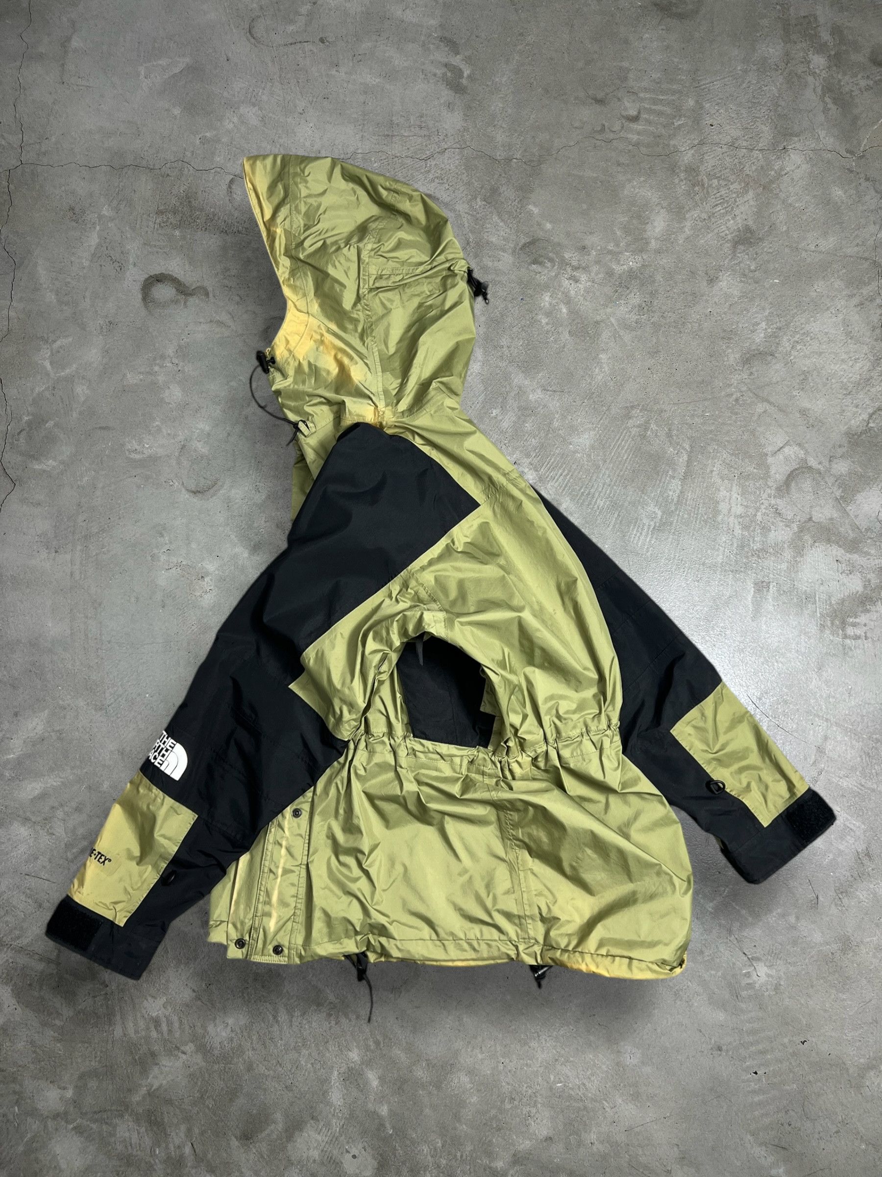 Goretex × The North Face The North Face Gore-Tex Women Nylon Jacket (M) JK476 Size M / US 6-8 / IT 42-44 - 1 Thumbnail