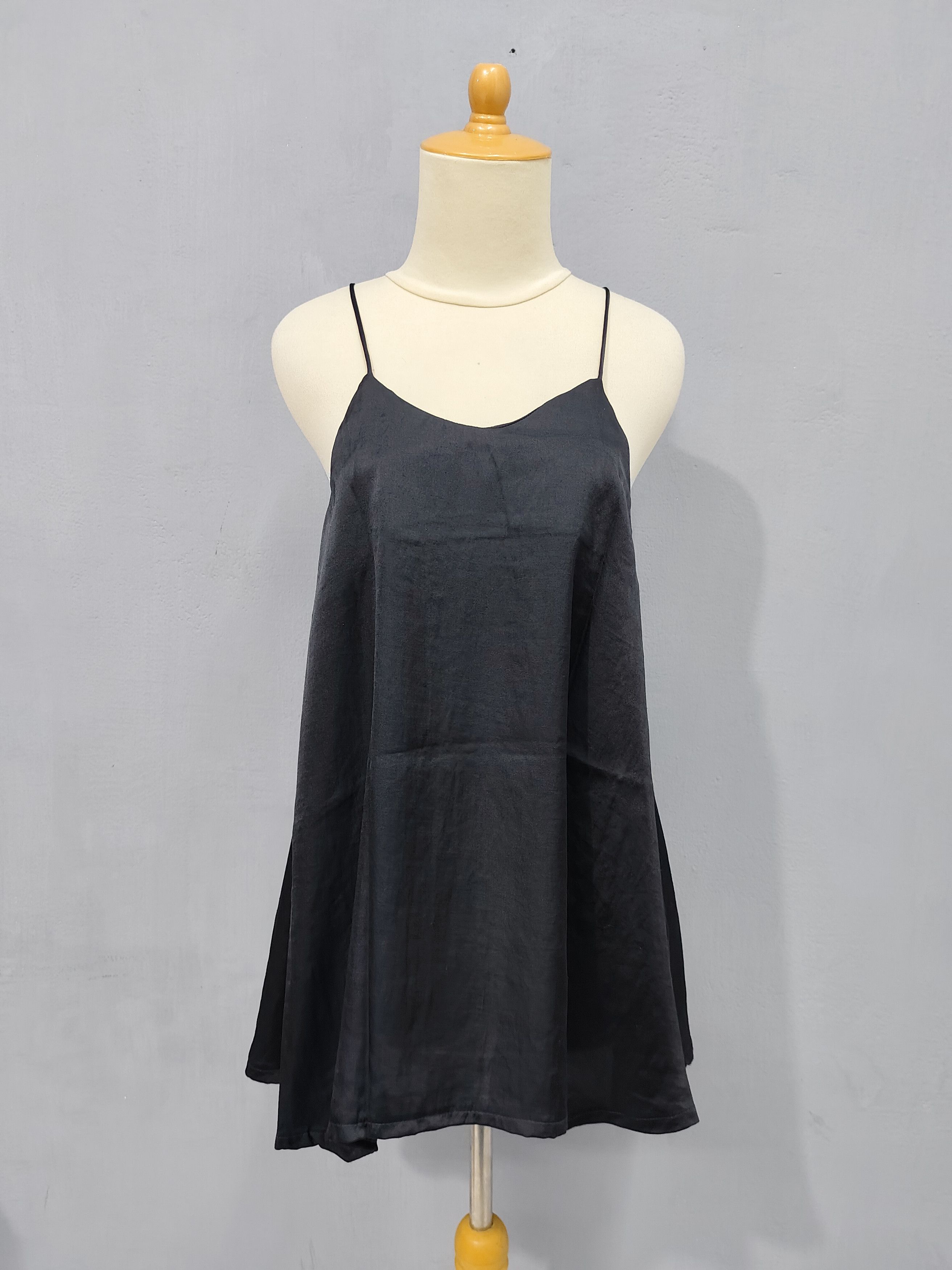 Japanese Brand NICE CLAUP🇯🇵 Mori Minimalist Gothic Satin A-Line Dress Size M / US 6-8 / IT 42-44 - 2 Thumbnail