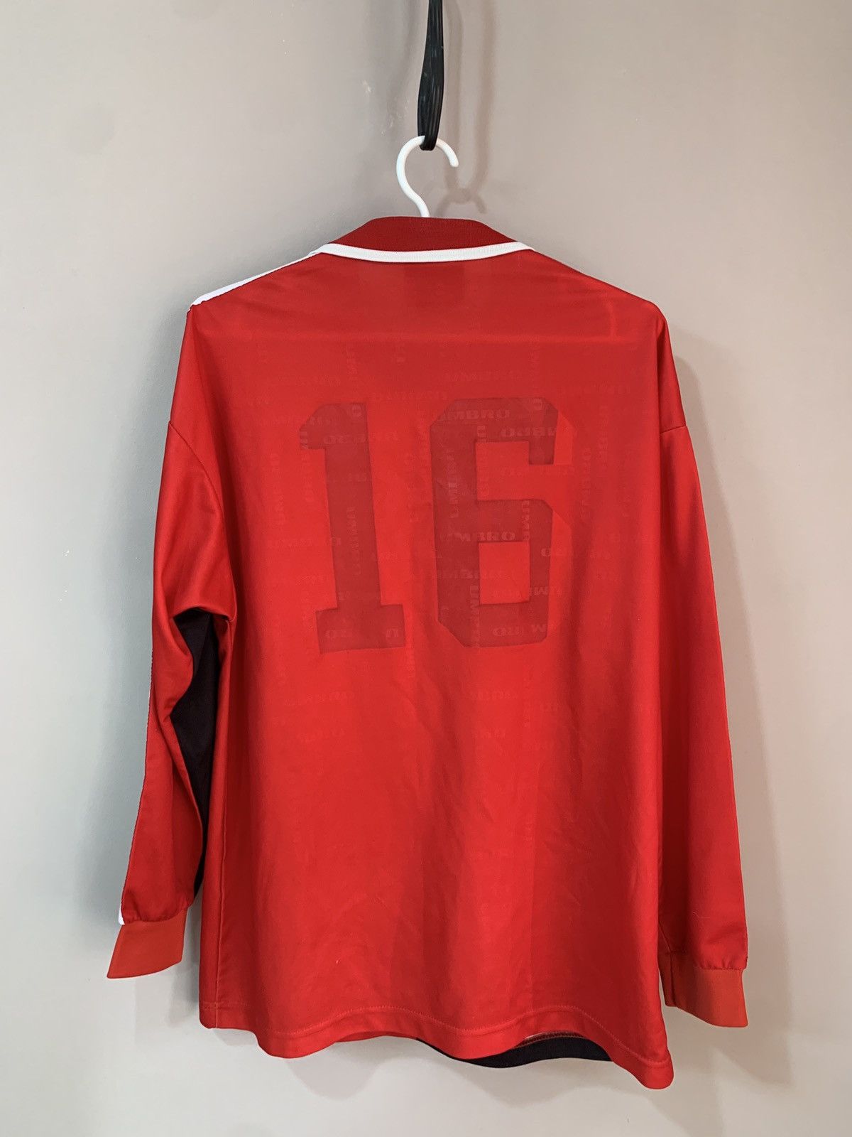 Umbro Umbro Football Shirt Vintage 90s Soccer Jersey Retro Size M Size US M / EU 48-50 / 2 - 2 Thumbnail