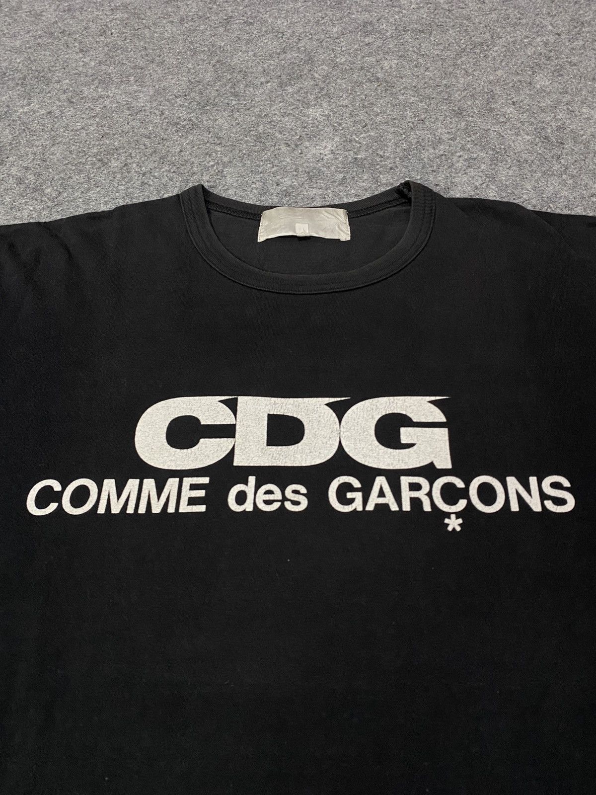 Comme des Garcons Comme Des Garcons Logo Tshirt Size US L / EU 52-54 / 3 - 4 Thumbnail