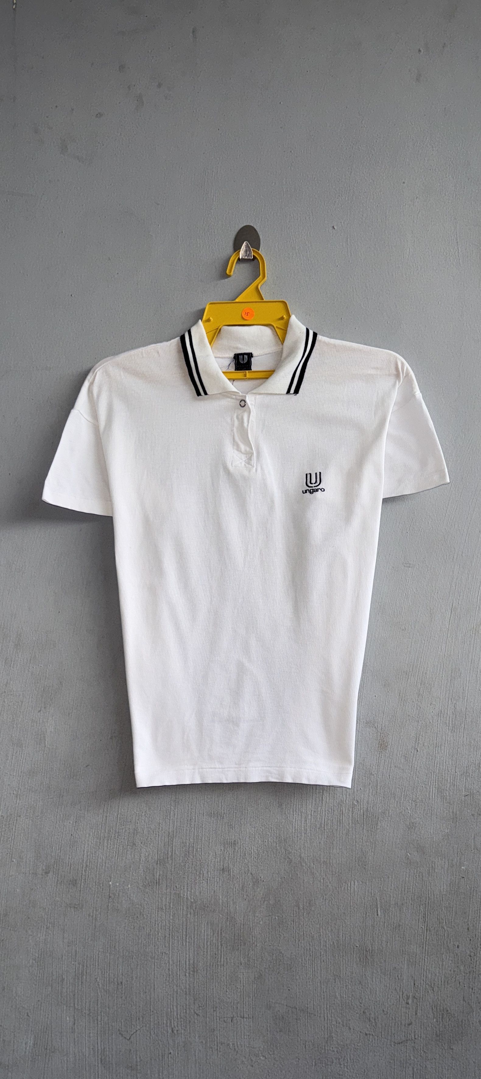 Emanuel Ungaro Emanuel Ungaro Polo Vintage Shirt Size M / US 6-8 / IT 42-44 - 1 Thumbnail