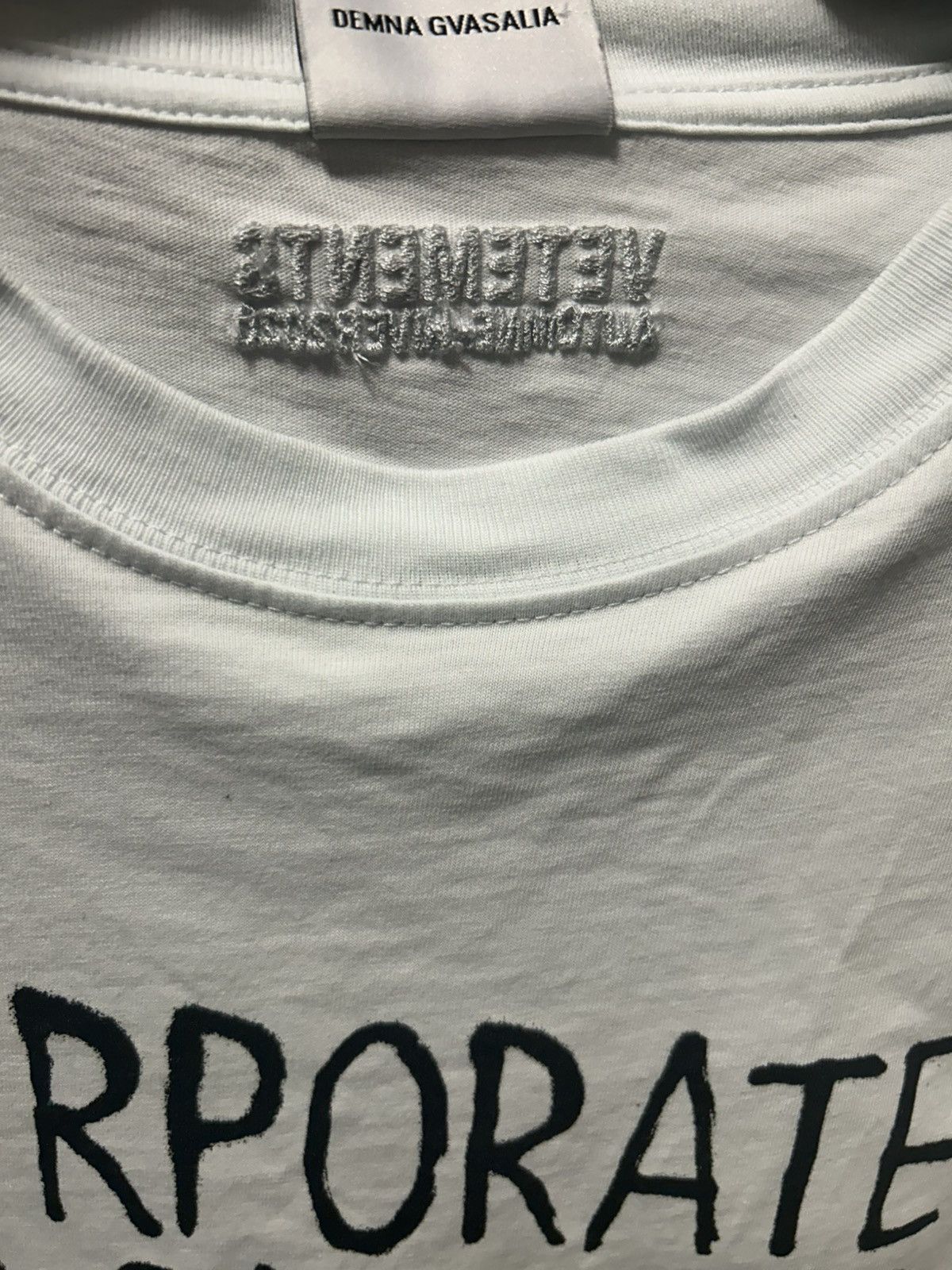 Vetements Vetements FW19 Corporate Magazines Suck Kurt Cobain Shirt Size US XS / EU 42 / 0 - 4 Thumbnail