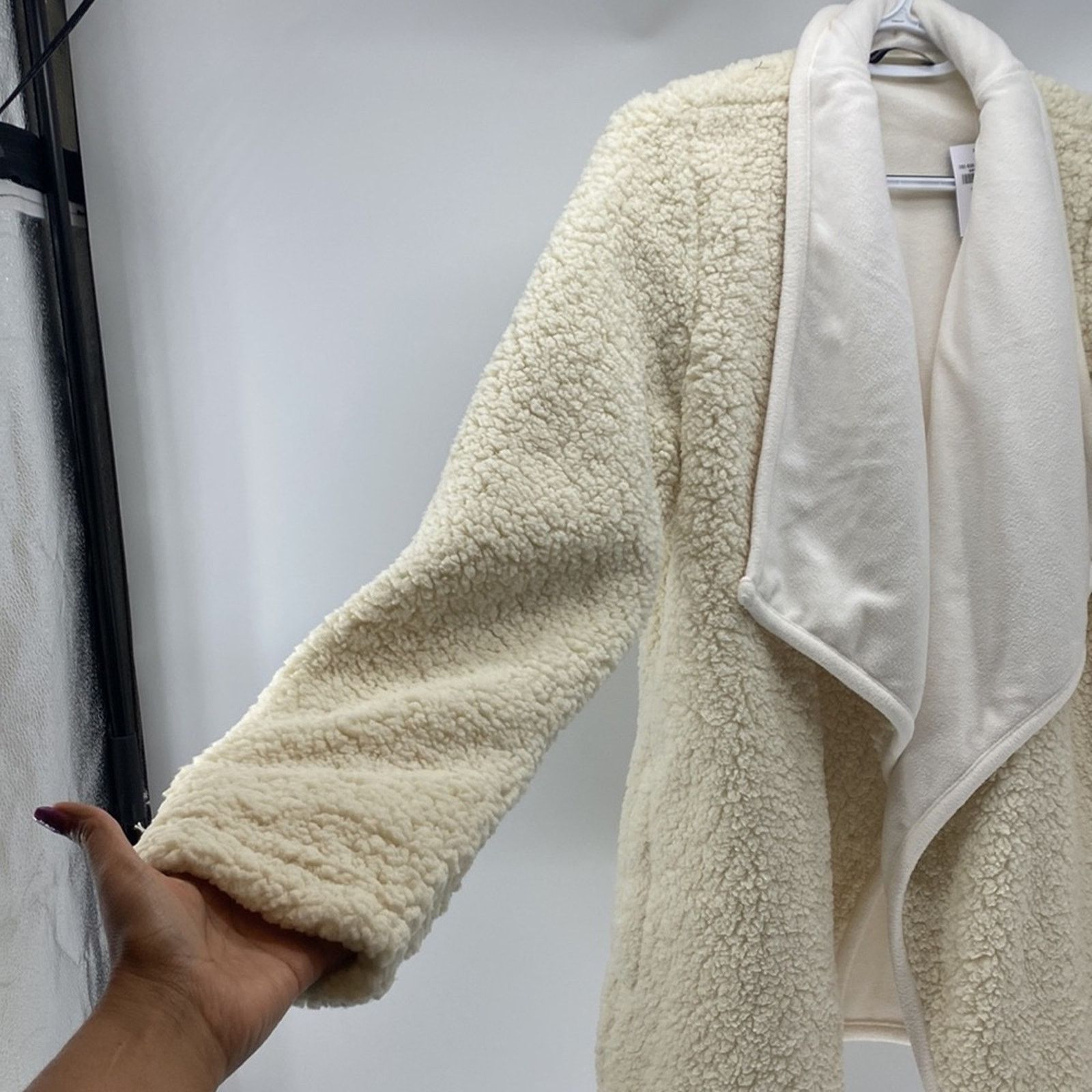Abercrombie & Fitch Abercrombie & Fitch Sherpa Cardigan pockets cozy cream white Size M / US 6-8 / IT 42-44 - 5 Thumbnail