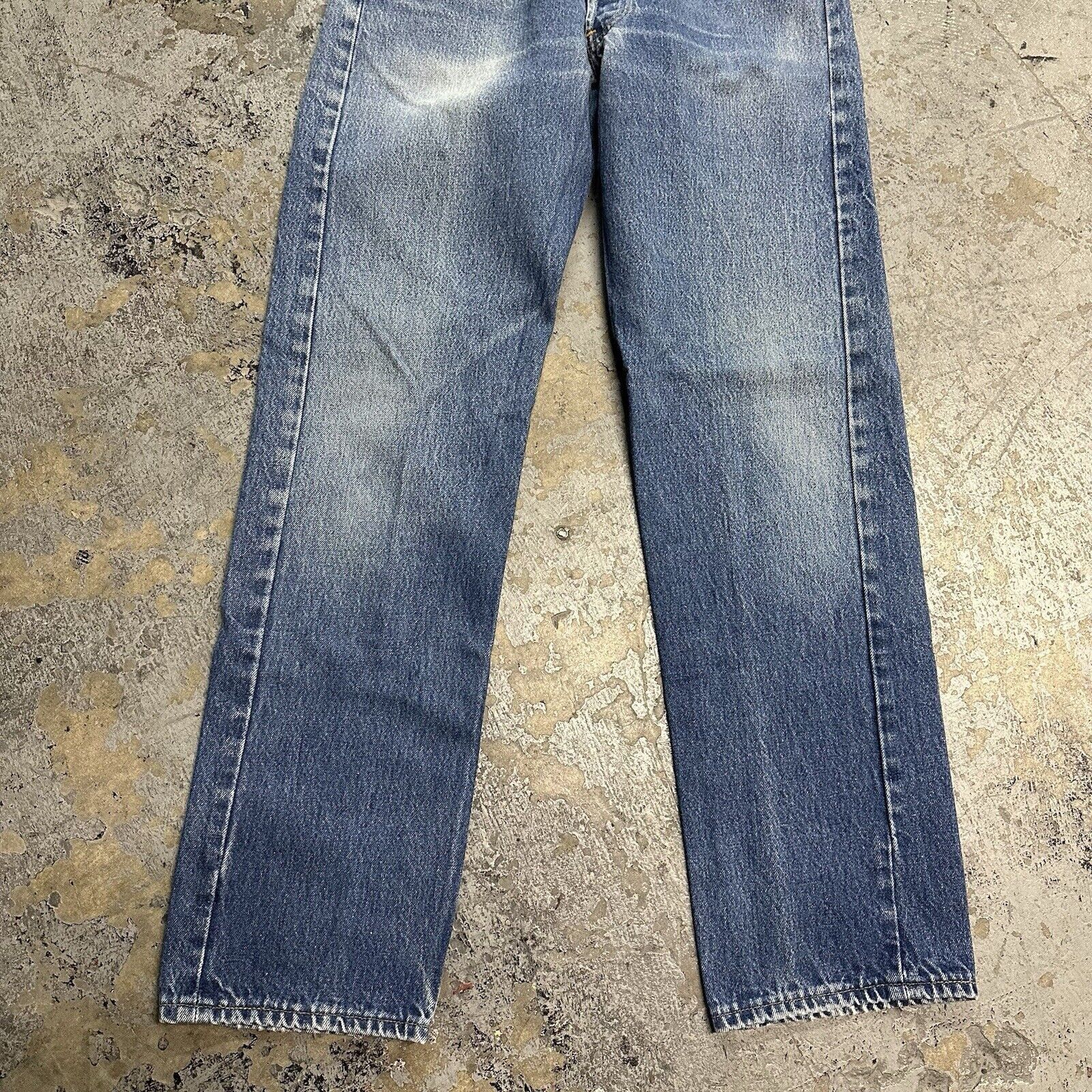 Levi's × Vintage Vintage 90s Levi’s 501 Straight Faded Blue Denim Jeans 33x32 Size US 33 - 3 Thumbnail