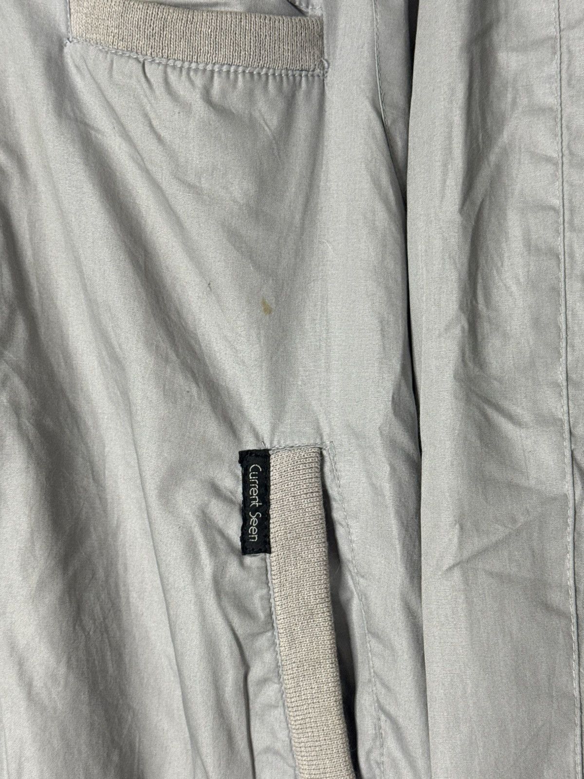 Vintage VINTAGE 1980’s Grey bomber jacket with a unique distress Size US M / EU 48-50 / 2 - 3 Thumbnail