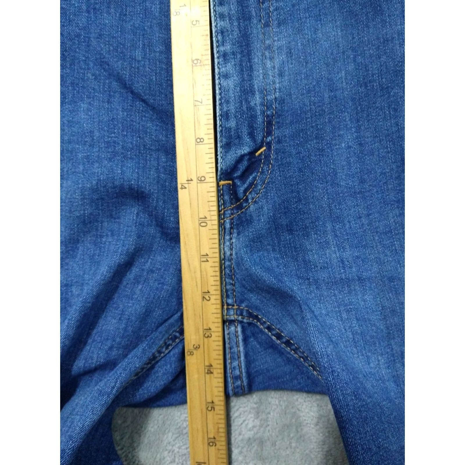 Levi's Levi's 541 Jeans Mens 40x32 Blue Denim Athletic Taper Stretch Medium Wash Jeans Mens Regular 40 Blue Denim 5-Pocket Size US 40 / EU 56 - 4 Thumbnail