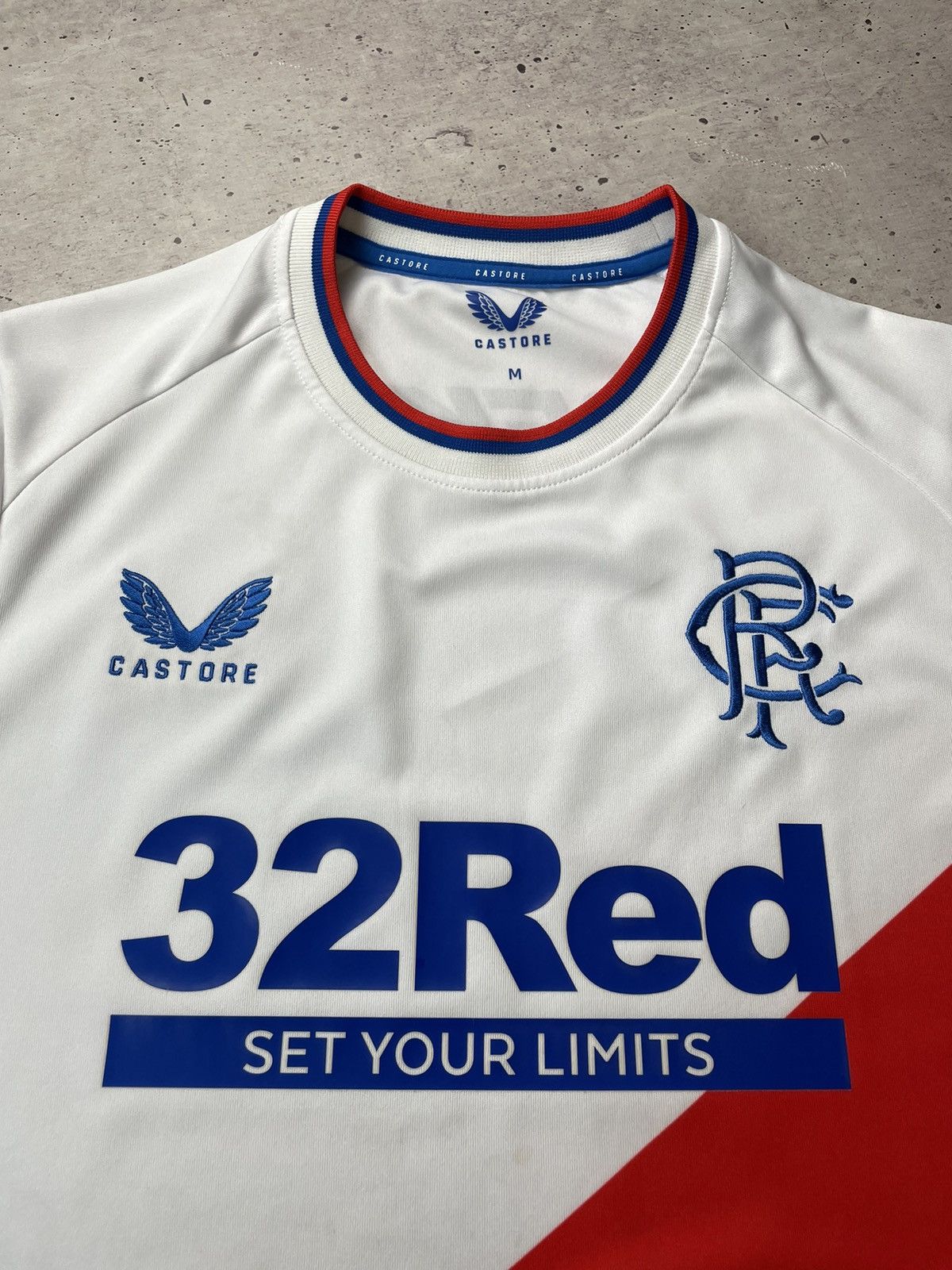 Castore Castore Glasgow Rangers Soccer Jersey Size M Size US M / EU 48-50 / 2 - 3 Thumbnail