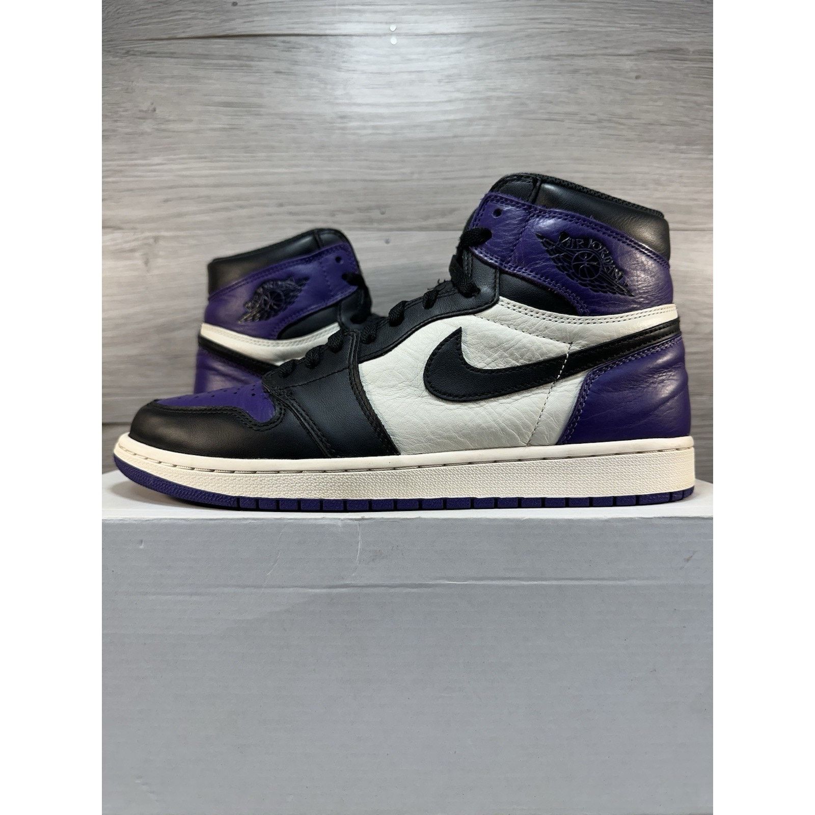 Jordan Brand Air Jordan 1 Retro OG High Court Purple - Size 11 Size US 11 / EU 44 - 1 Thumbnail