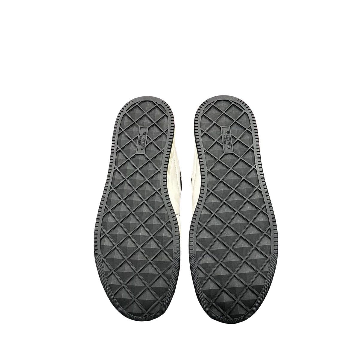 Valentino Valentino Garavani One Stud calfskin low-top sneakers Size US 11 / EU 44 - 6 Thumbnail