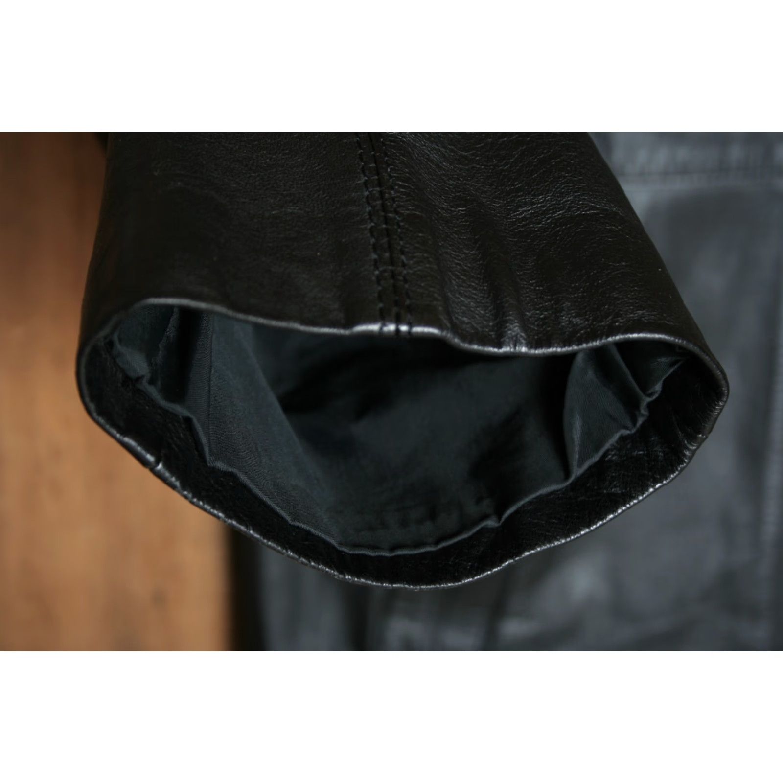 Vintage VINTAGE Raffaelo Leather 3-Button Jacket Car Coat Men Sz. 44 Black Gold Collection by Raffaelo Mens Jacket Size US S / EU 44-46 / 1 - 5 Thumbnail