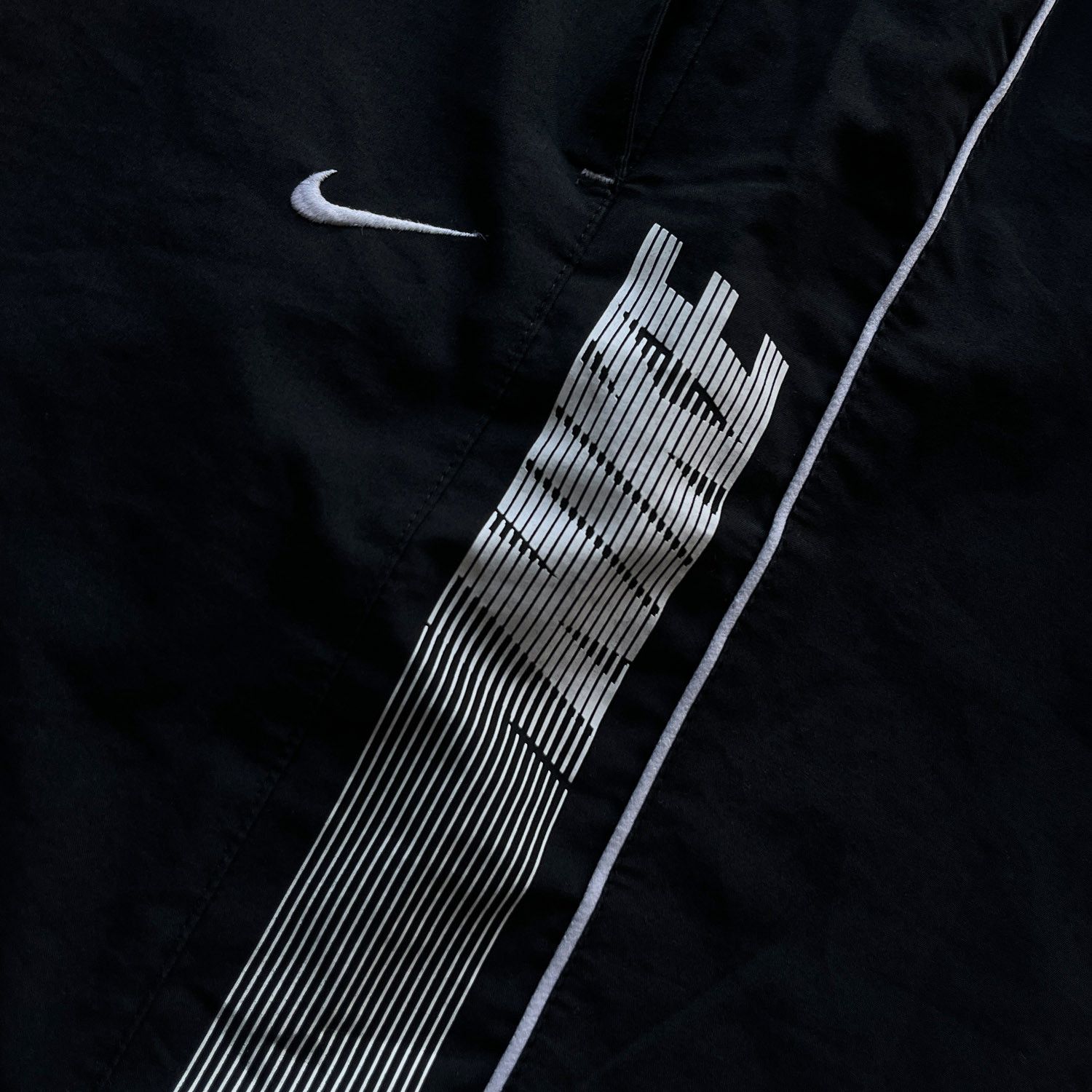 Nike Motion Side Logo Mesh Lined Shorts in Black/White Size US 30 / EU 46 - 8 Thumbnail