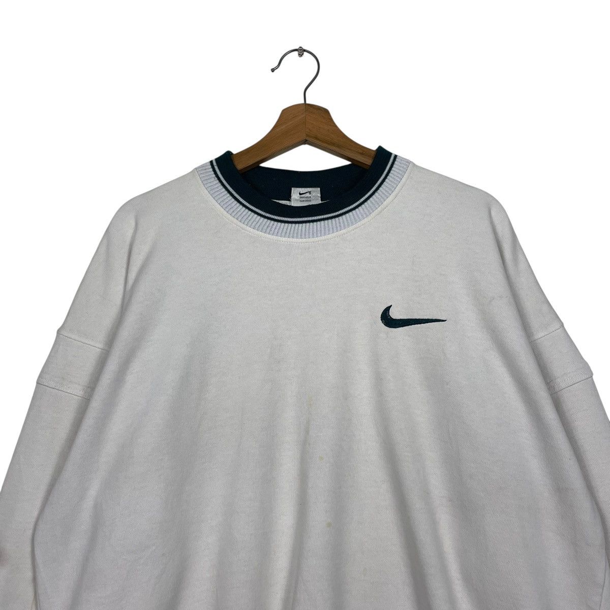 Nike Vintage Nike Swoosh Small Logo Sweater Size US L / EU 52-54 / 3 - 2 Thumbnail