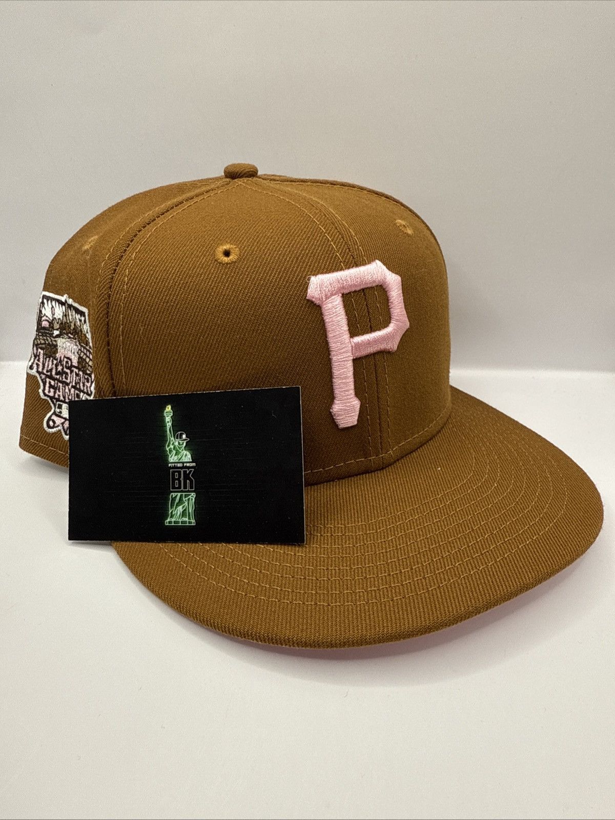 New Era Famcap pirates brown and pink size 7 1/8 Size ONE SIZE - 1 Thumbnail