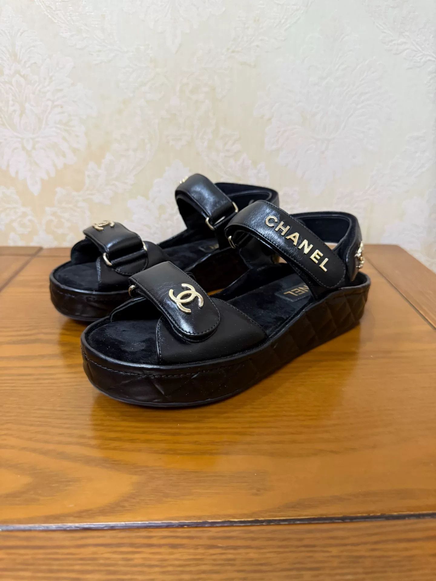 Chanel Chanel Leather Sandals 36 Women Size US 6 / IT 36 - 1 Thumbnail