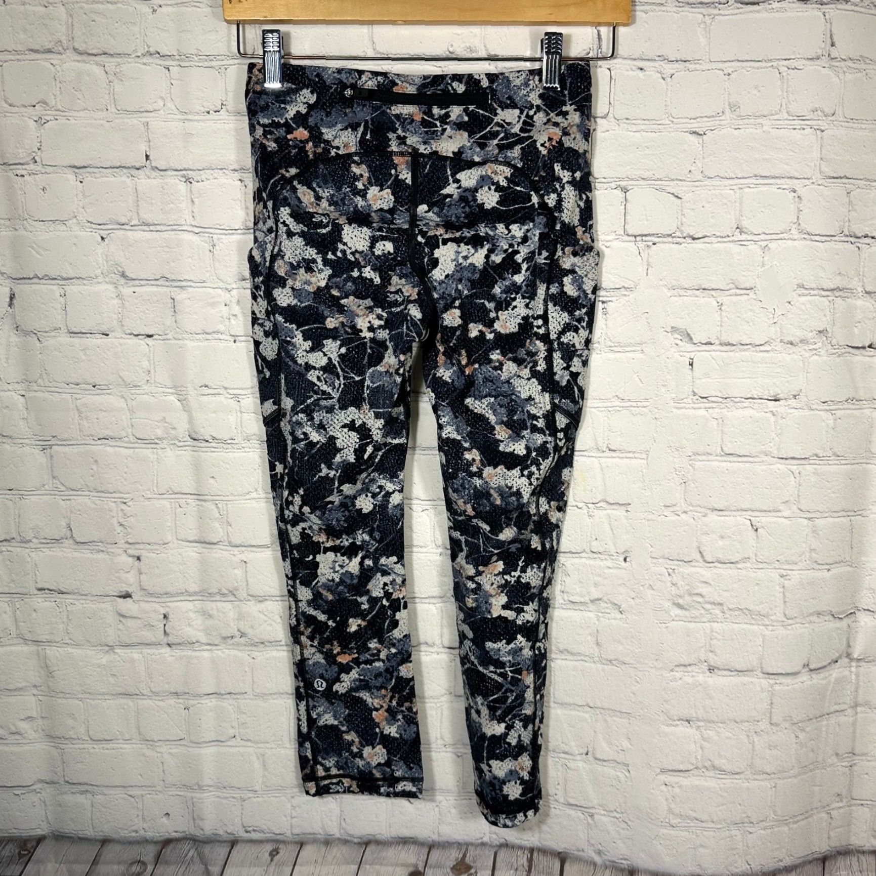 Lululemon Lululemon Speed Up Crop 21 Leggings Women's Size 4 Vaporous Adobe Multi Floral Zip Pocket Pockets Quick-Dry Moisture Wicking Mid Rise 21 Inseam Size 27" / US 4 / IT 40 - 3 Thumbnail