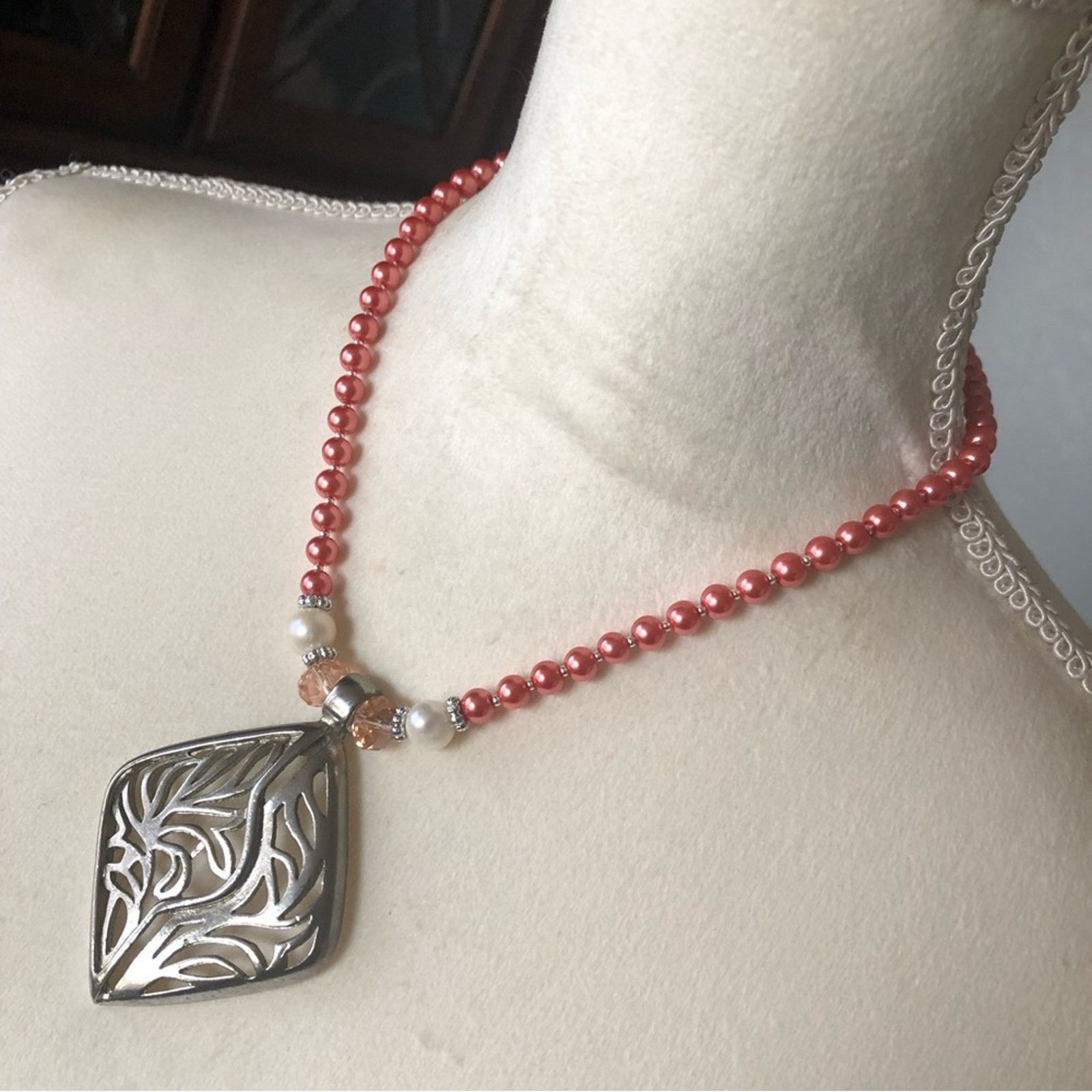 Handmade Handcrafted repurpose large filigree pendant Pearl necklace Size ONE SIZE - 4 Thumbnail