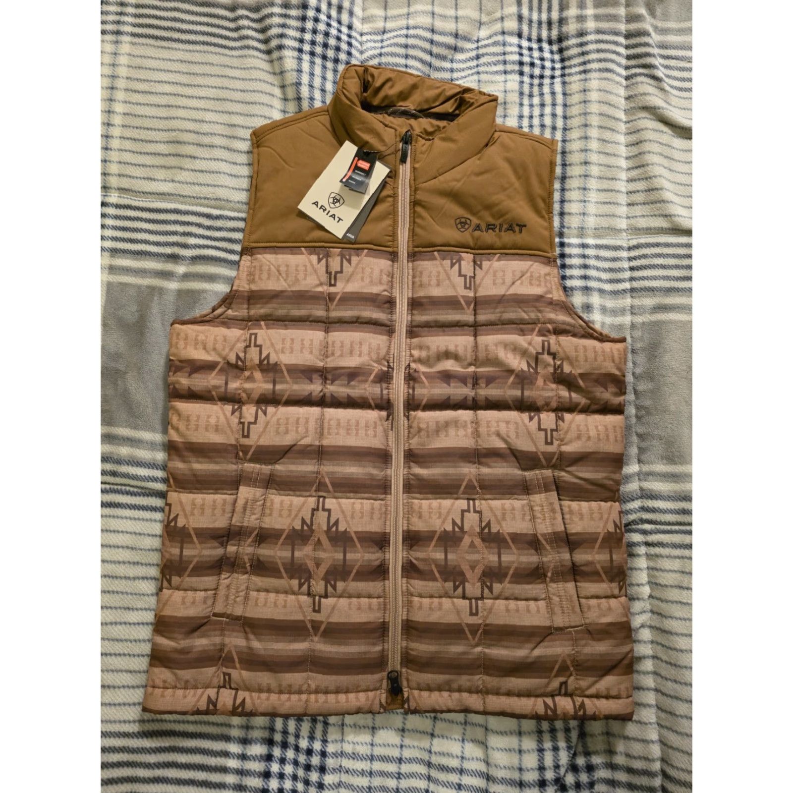 Ariat Ariat Vest Geometric Aztec Insulated Concealed Carry Mid-Length Stand-Up Collar Logo Men's S NEW NWT Size US S / EU 44-46 / 1 - 2 Thumbnail