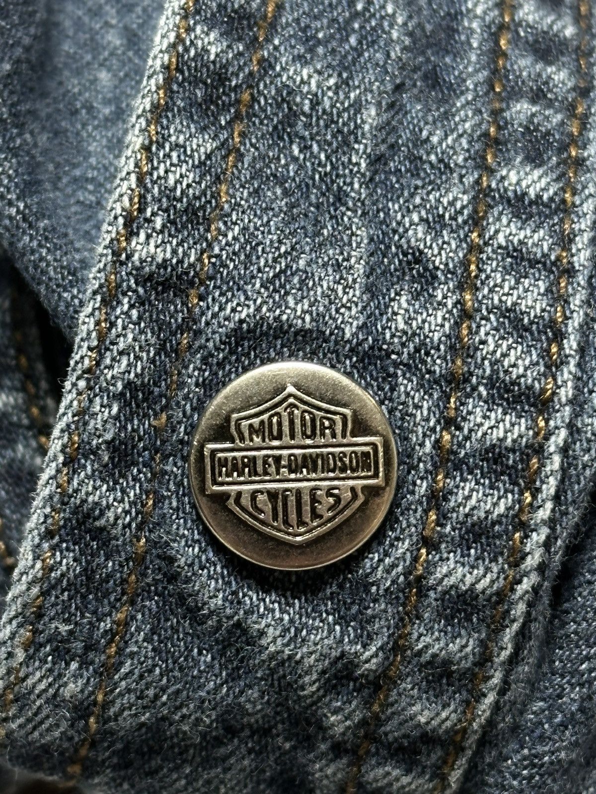 Vintage Vintage Harley Davidson Denim Button Shirt Size US XL / EU 56 / 4 - 6 Thumbnail