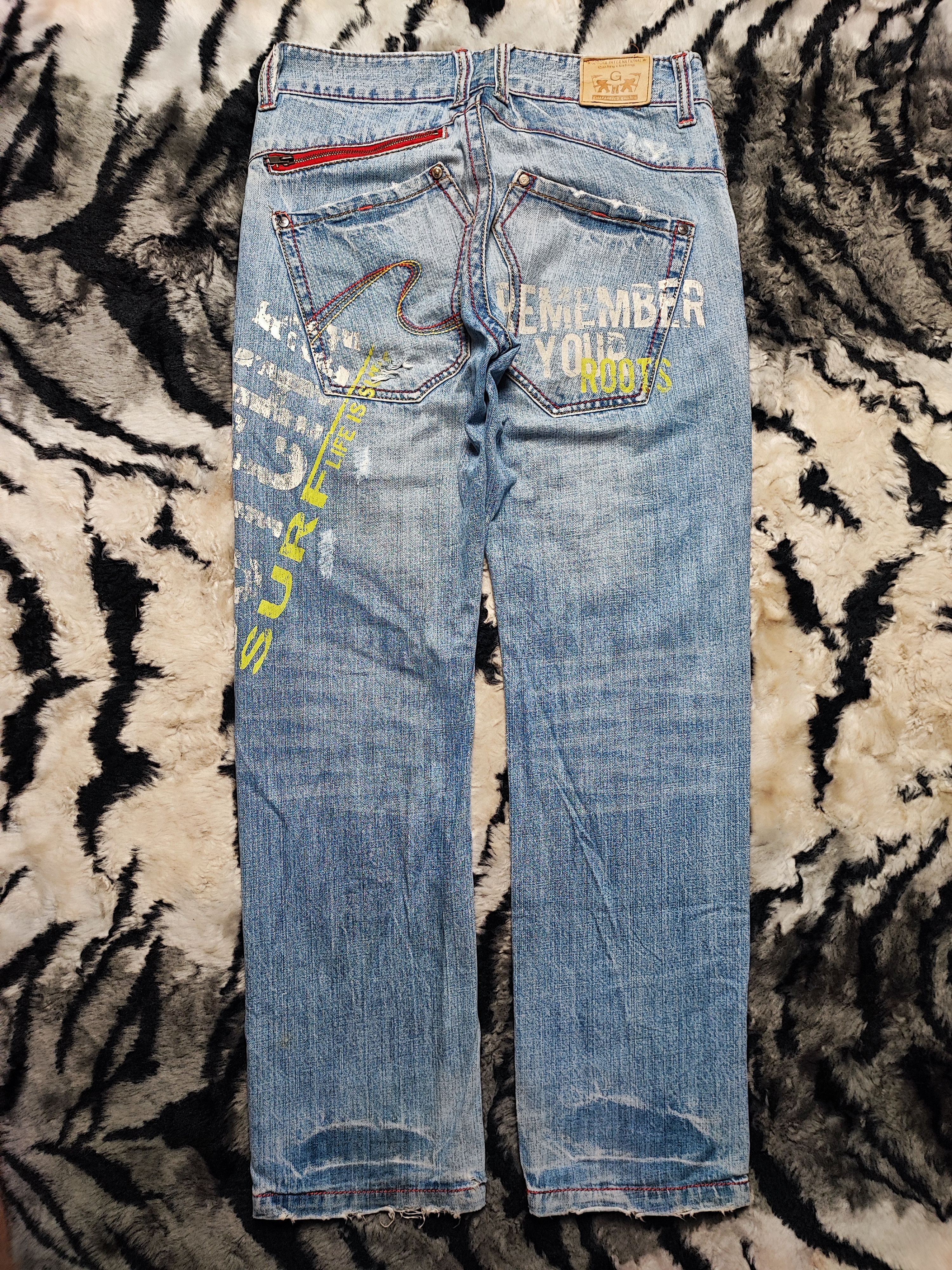 Gotcha Gotcha relaxed fit light wash denim jeans distressed patches Size US 32 / EU 48 - 9 Thumbnail