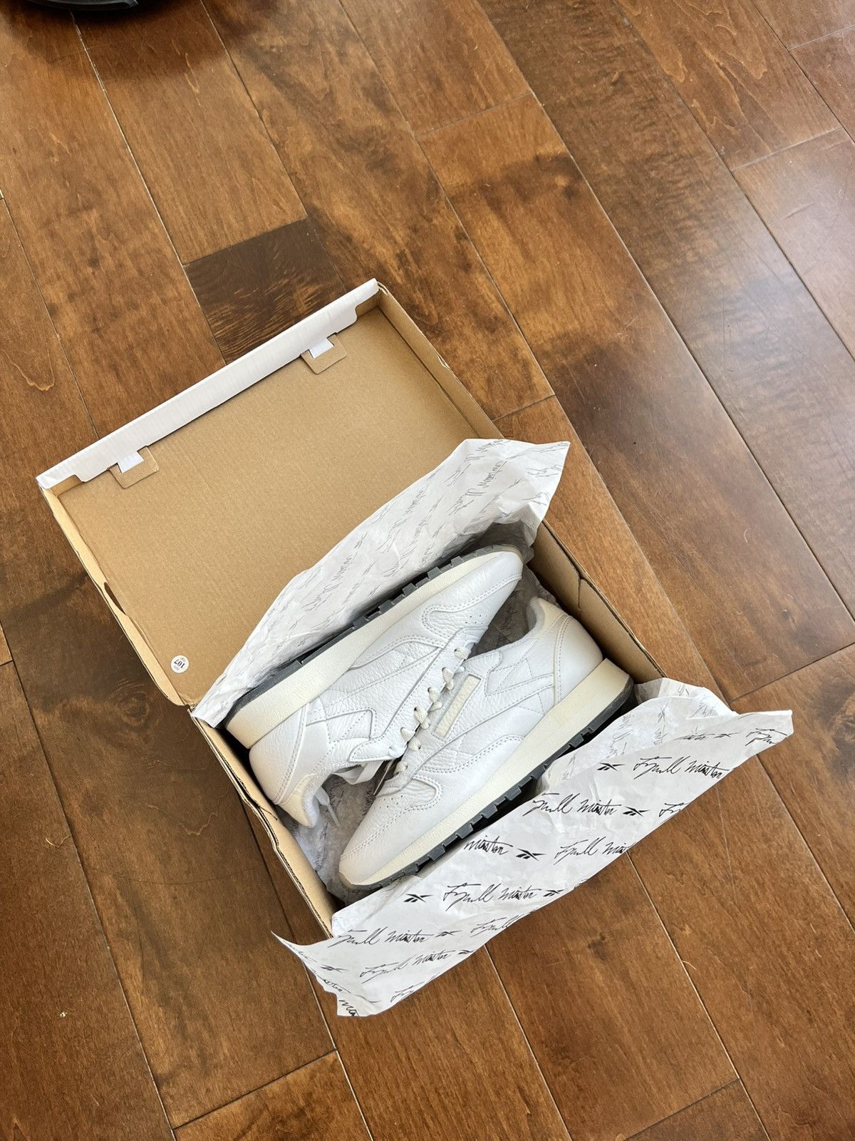 REEBOK X TYRRELL WINSTON CLASSIC LEATHER RUNNING/COURSE