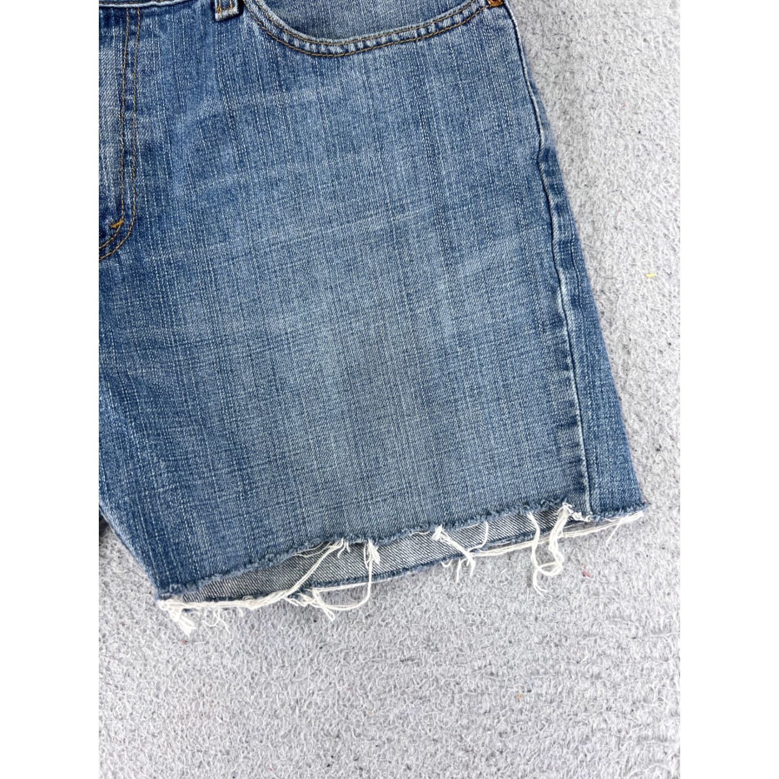 Levi's VINTAGE Levis Shorts Womens 33 Blue Denim Jean 527 Cutoff Mid Rise 100% Cotton 30x5 Size 24" / US 00 / IT 34 - 2 Thumbnail