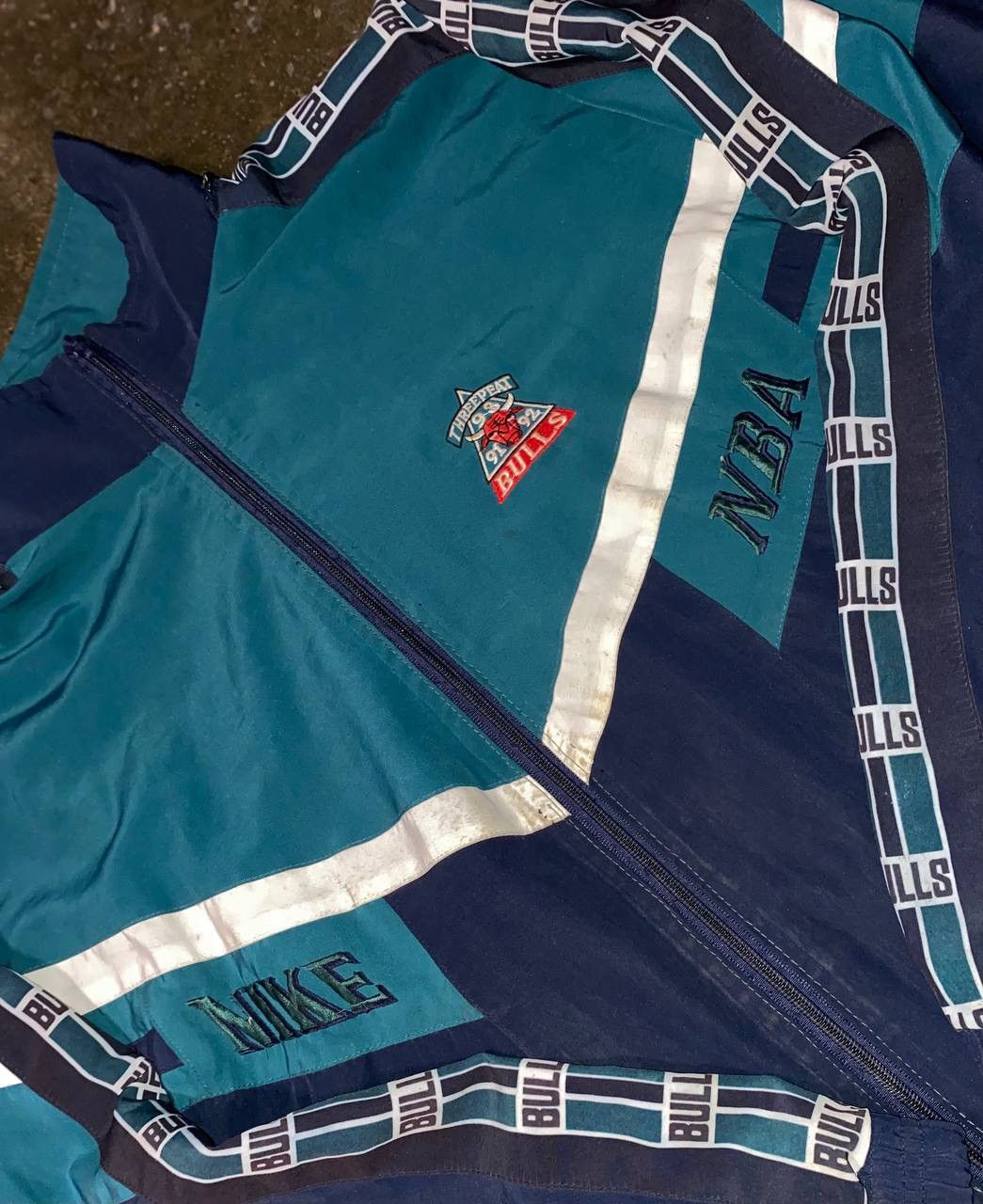 NBA × Vintage Vintage Nike NBA Chicago Bulls Embroidery Olympic Jacket XL Size US XL / EU 56 / 4 - 5 Thumbnail