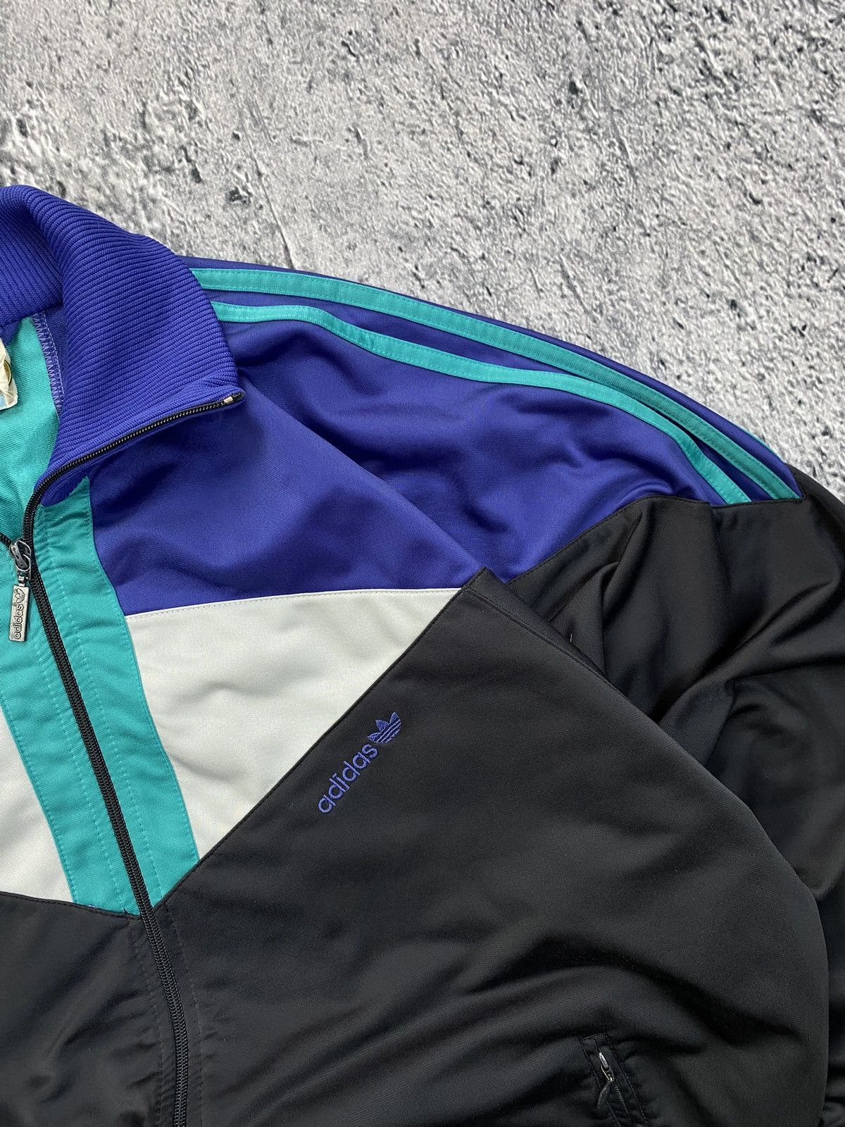 Adidas × Vintage Crewneck Vintage Adidas 90’ Streetwear Size US M / EU 48-50 / 2 - 4 Thumbnail