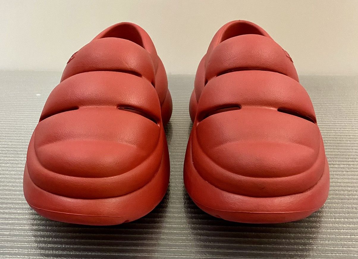 Ugg Ugg Sport Yeah Molded Clog Samba Red Women Size 9 VGC Size US 9 / IT 39 - 6 Thumbnail