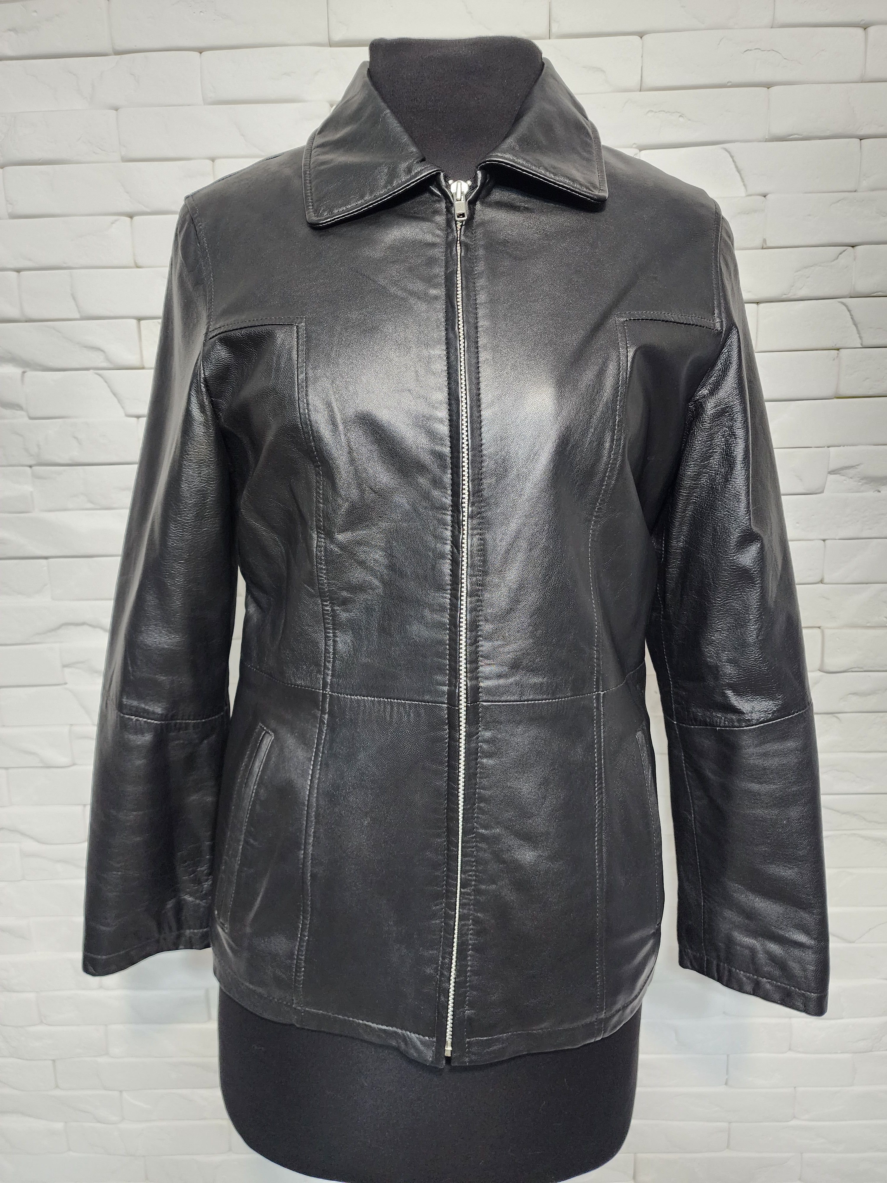 Designer Black women's classic jacket. Size M / US 6-8 / IT 42-44 - 1 Thumbnail