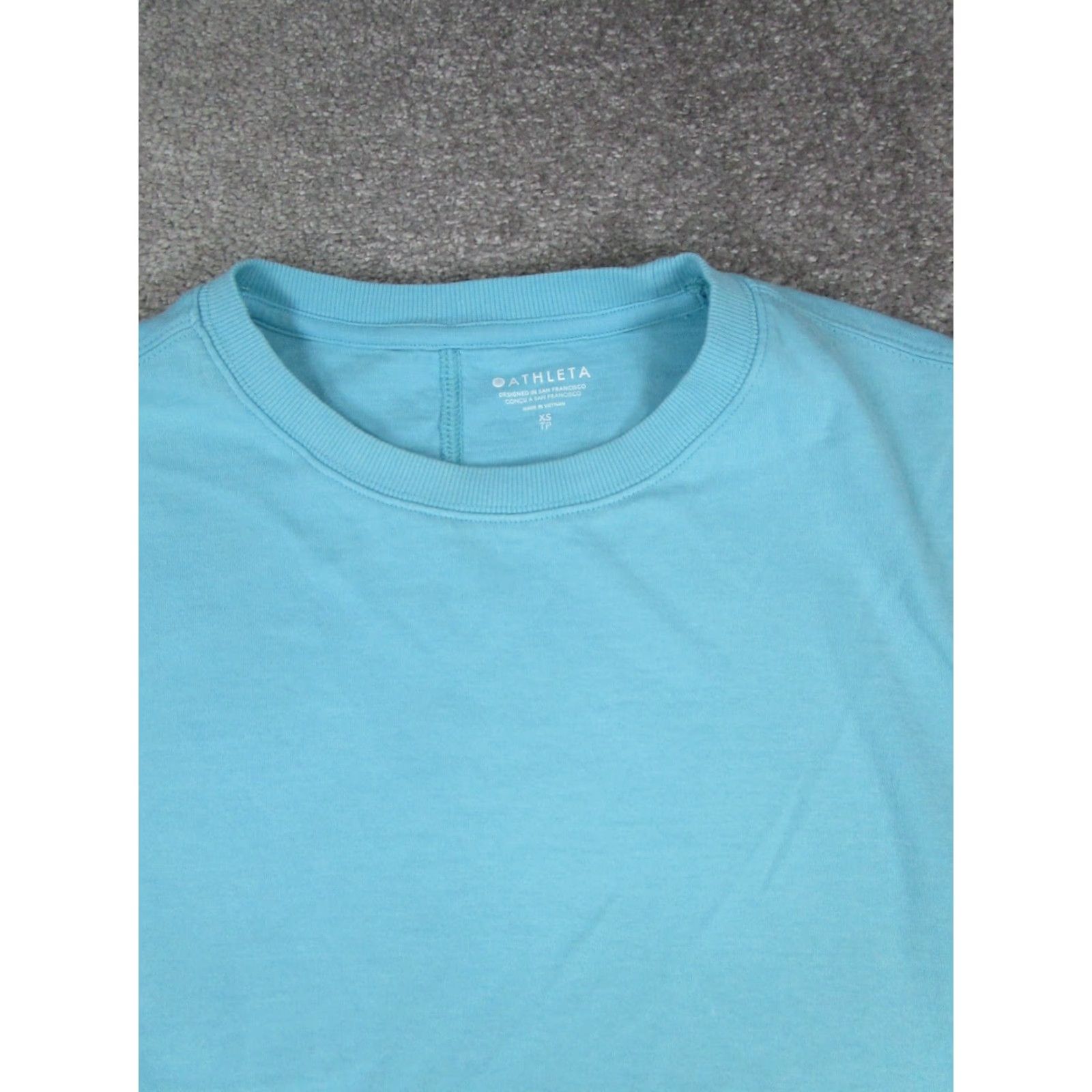 Athleta VINTAGE Athleta Shirt Womens XS Blue Activewear Running Pullover Knit Casual Size XS / US 0-2 / IT 36-38 - 2 Thumbnail