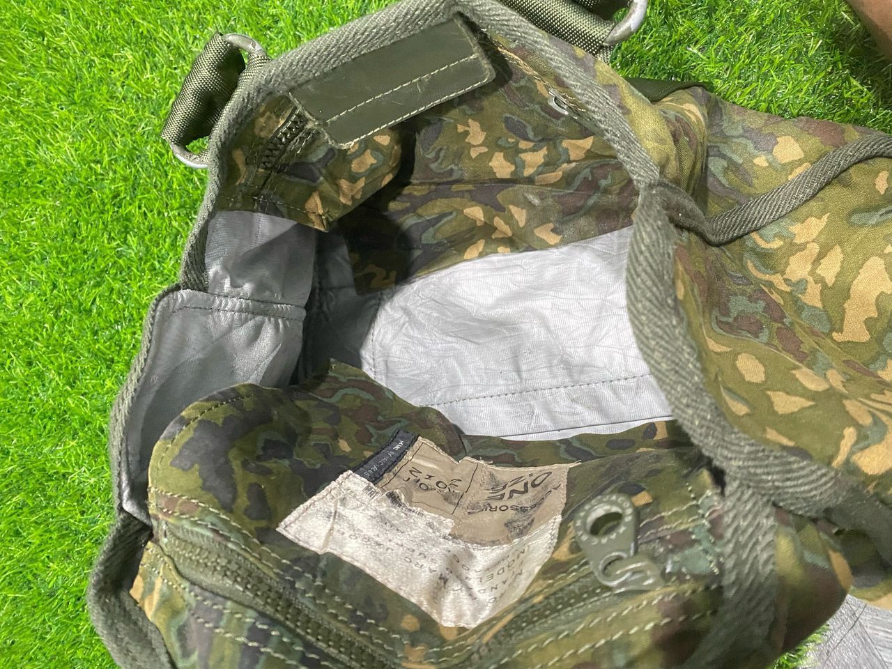 Marc Jacobs Authentic Marc Jacobs Camo Handle Bag Size ONE SIZE - 6 Thumbnail