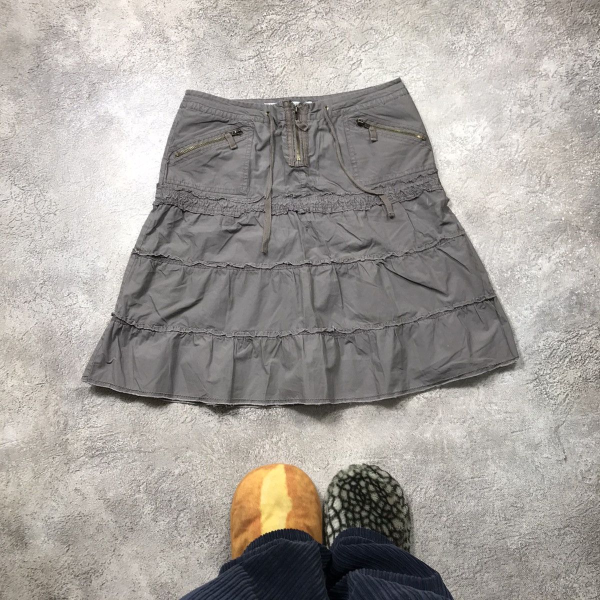 Vintage Vintage Y2K Tiered Midi Skirt Streetwear Avant Garde Boxy 31 Size 31" - 1 Thumbnail