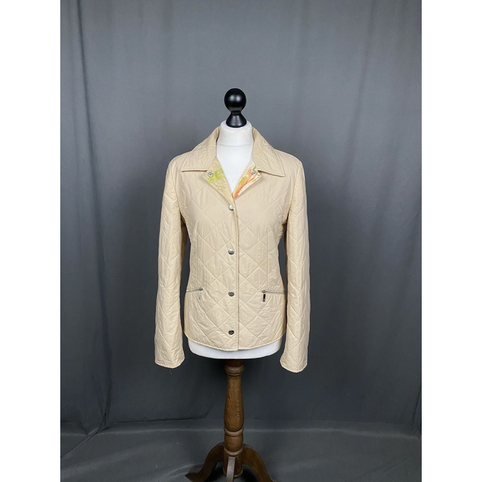 Salvatore Ferragamo Salvatore Ferragamo Floral Lining Women's Beige Pink Quilted Size M / US 6-8 / IT 42-44 - 3 Thumbnail