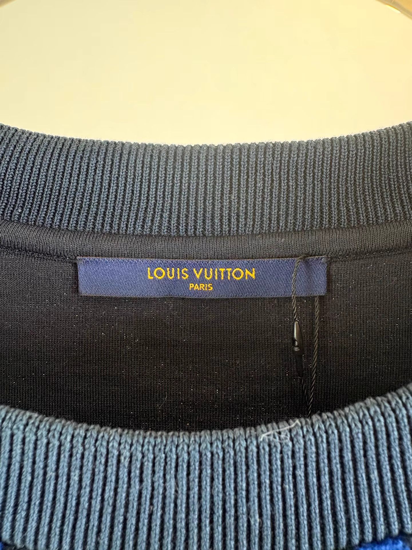 Louis Vuitton Louis Vuitton Flocked Gradient Logo Sweatshirt K1 Size US XL / EU 56 / 4 - 3 Thumbnail