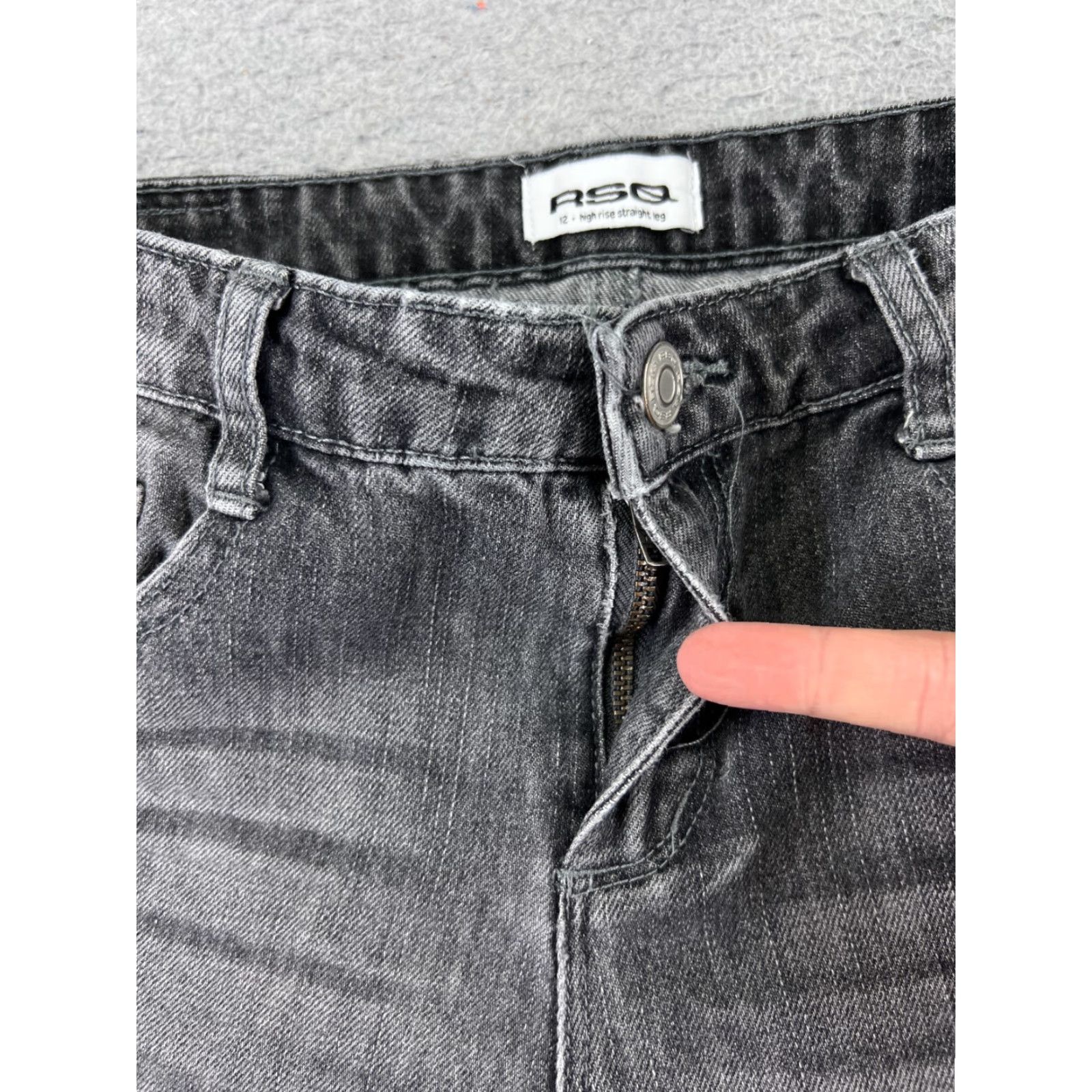 Rsq RSQ Shorts Women Gray Denim Cut-Off High Rise 24x5 12 Cotton Cotton Blend 5-Pocket Button Casual Womens Size 34" / US 12 / IT 48 - 6 Thumbnail