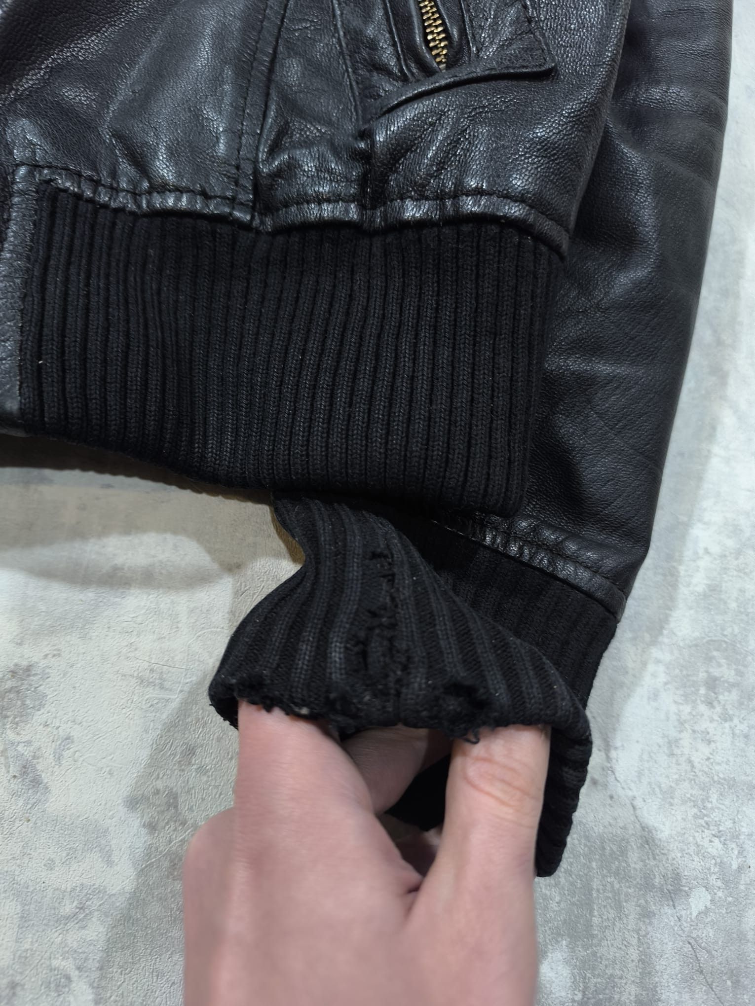 Leather vtg black leather bomber jacket Size US S / EU 44-46 / 1 - 7 Thumbnail