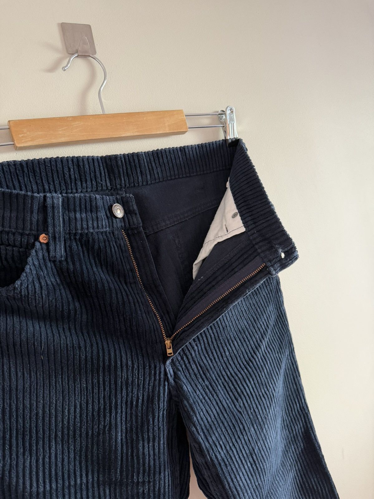 Levi's Levi’s White Tab 70’s Black Corduroy Pants Size US 31 - 7 Thumbnail