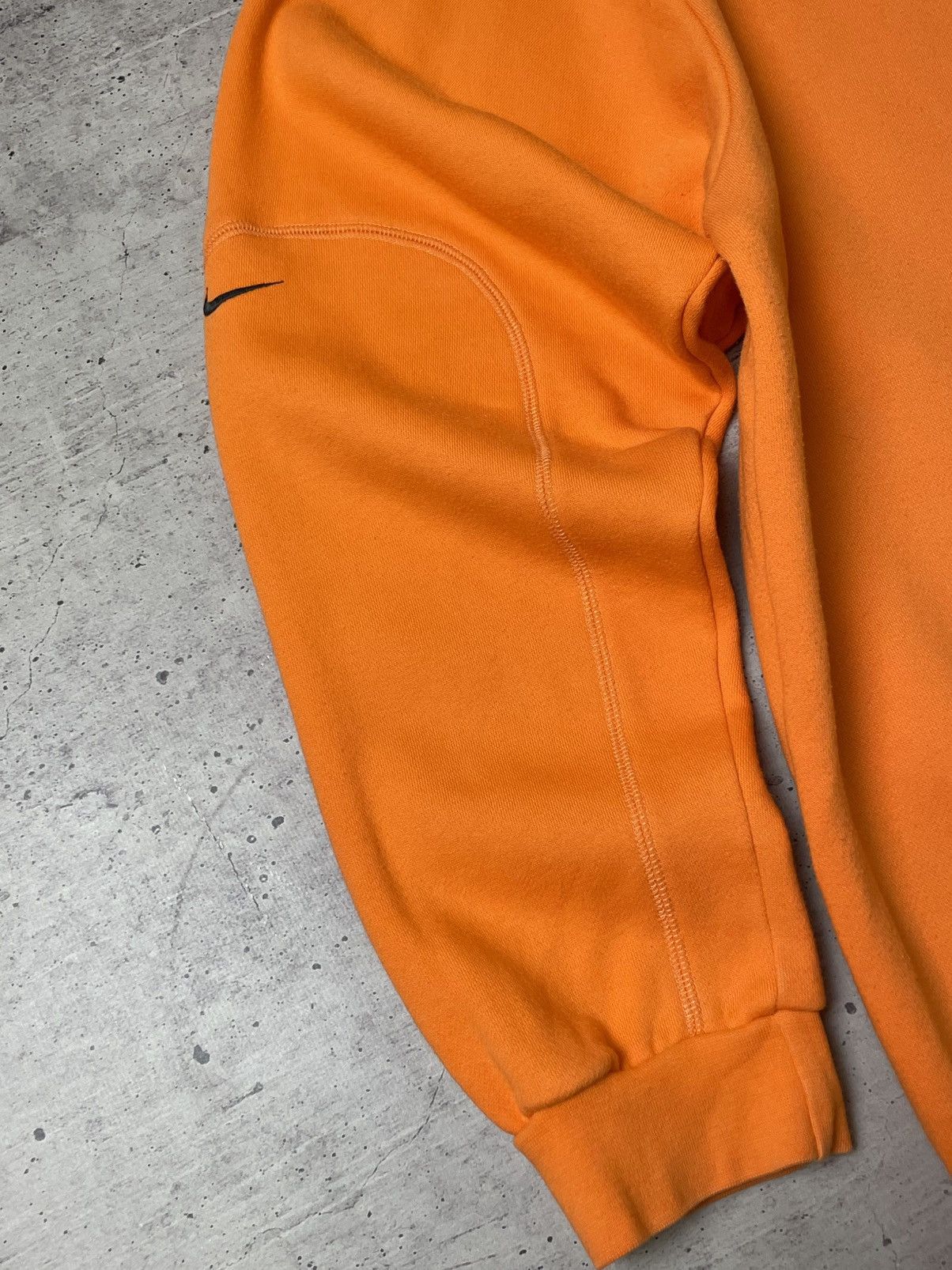 Nike Rare Vintage Nike Logo Sweatshirt Boxy Size US L / EU 52-54 / 3 - 8 Thumbnail