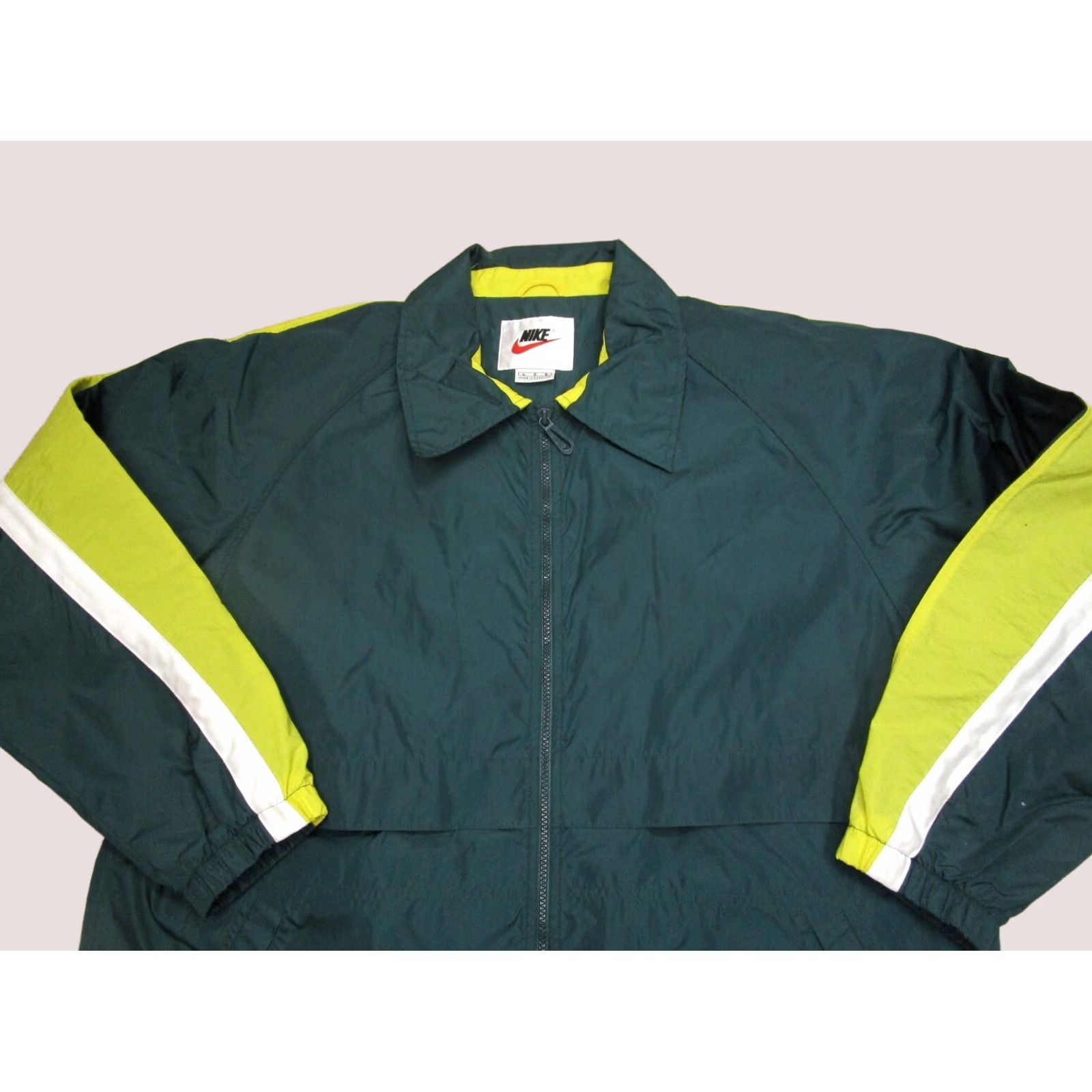 Nike Vintage Nike Jacket Men L Green Windbreaker 90s Logo Pockets Full Zip All Seasons Casual Sports Coat Size US L / EU 52-54 / 3 - 1 Thumbnail