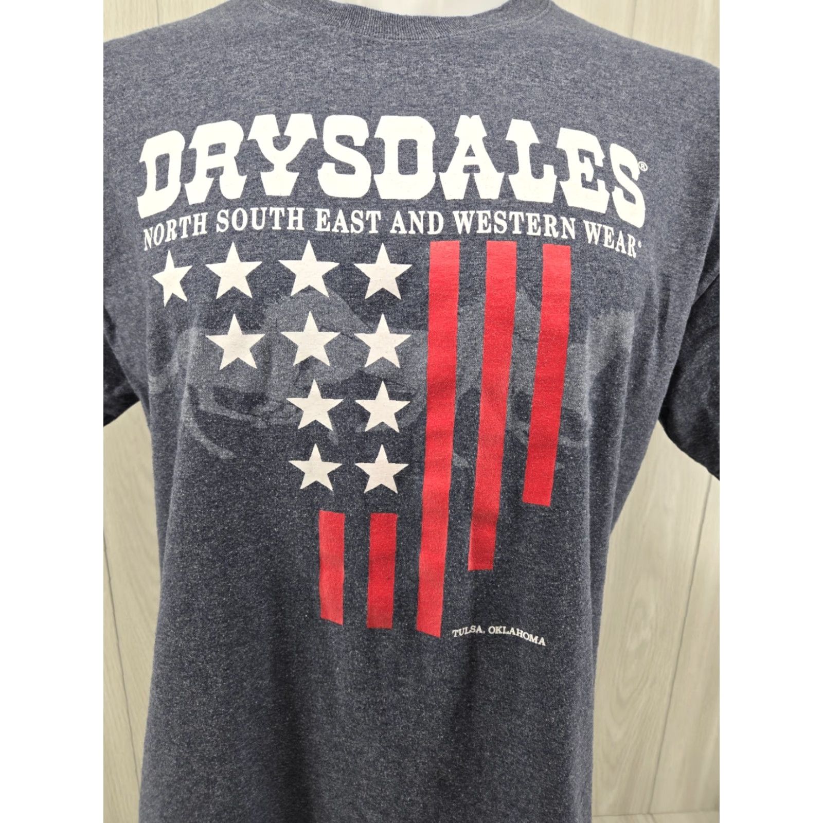 Gildan Gildan T-Shirt Drysdales Tulsa OK Mens Blue Gray L Crew Neck Short Sleeve Cotton Western 2020s? Size US L / EU 52-54 / 3 - 3 Thumbnail