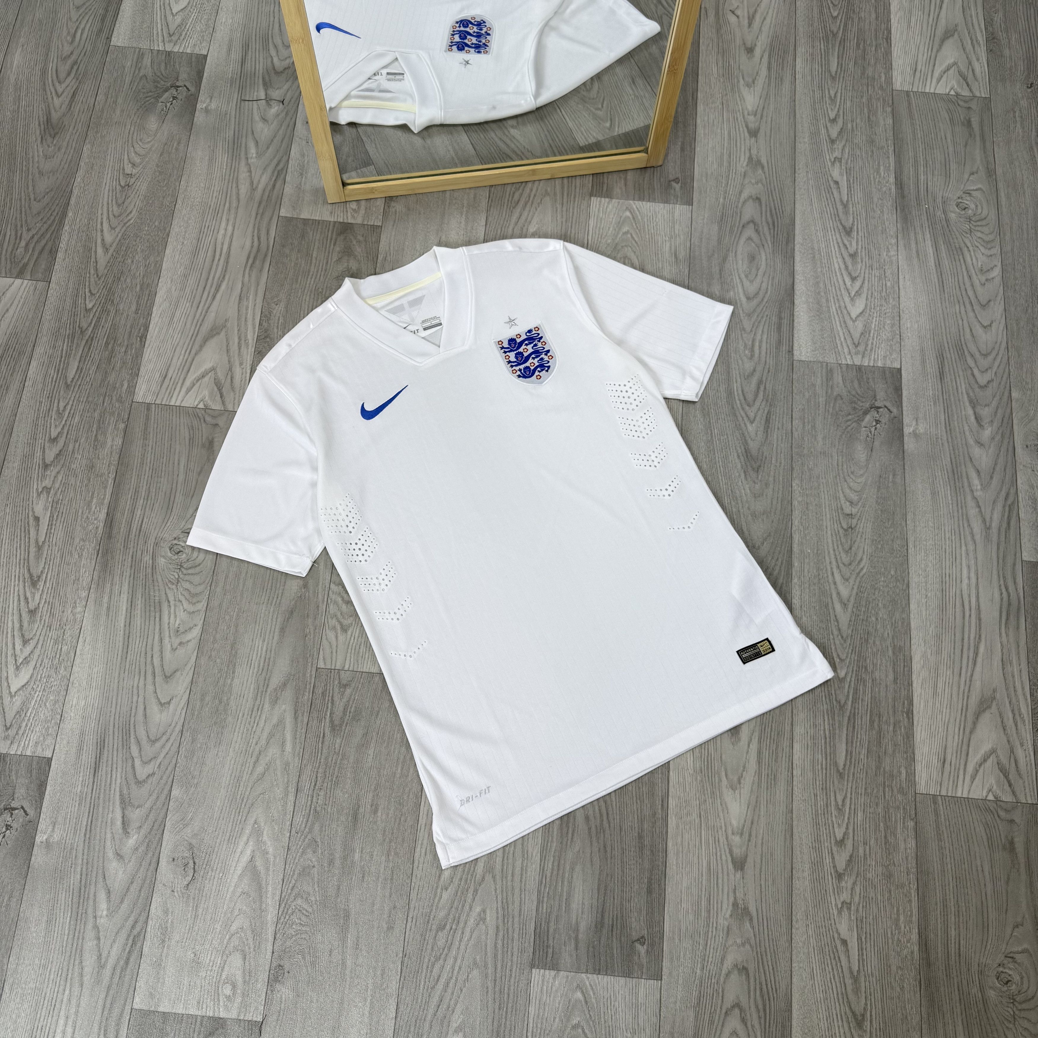 Nike Nike England National Football Team 2014 Jersey Tee Shirt Size US L / EU 52-54 / 3 - 2 Thumbnail