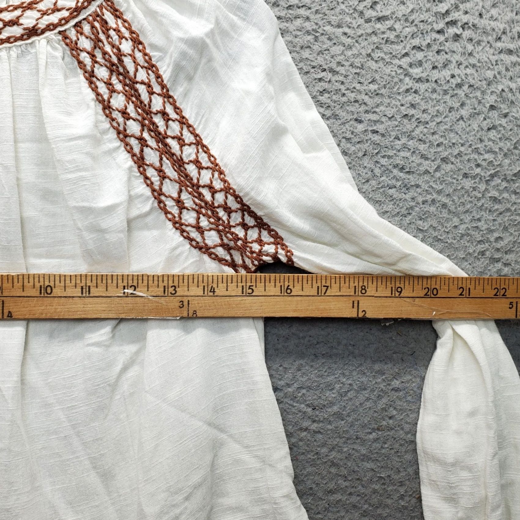 Faherty Faherty Womens Blouse XS White Arles Embroidered Round Neck Pleated Pullover Shirt Womens Size XS White Embroidered Pleated Round Neck Pullover Size XS / US 0-2 / IT 36-38 - 4 Thumbnail