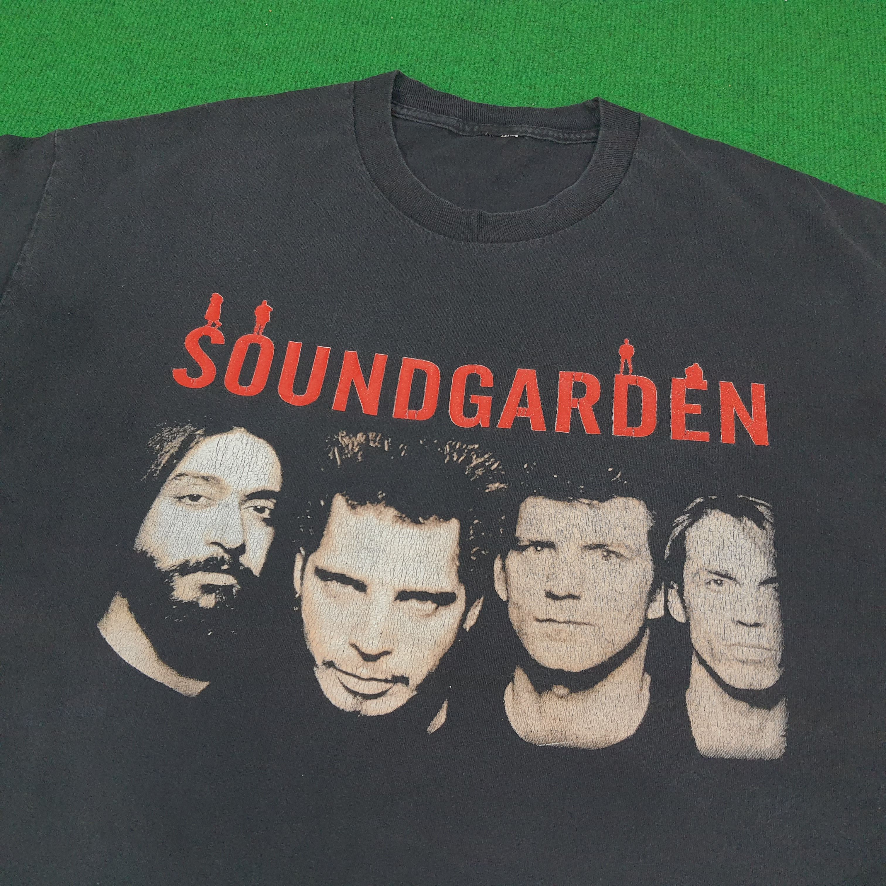 Band Tees × Vintage Vintage Soundgarden American Rock Band T-shirt Size US XL / EU 56 / 4 - 2 Thumbnail