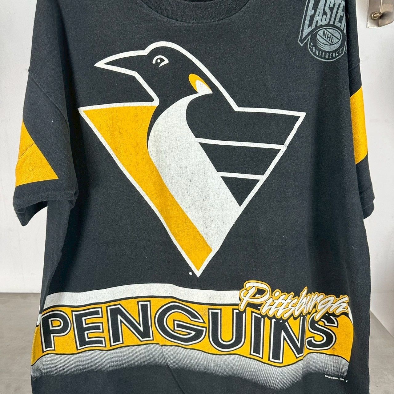 Vintage Vintage 1994 Pittsburgh Penguins AOP NHL T-shirt Size US XL / EU 56 / 4 - 2 Thumbnail