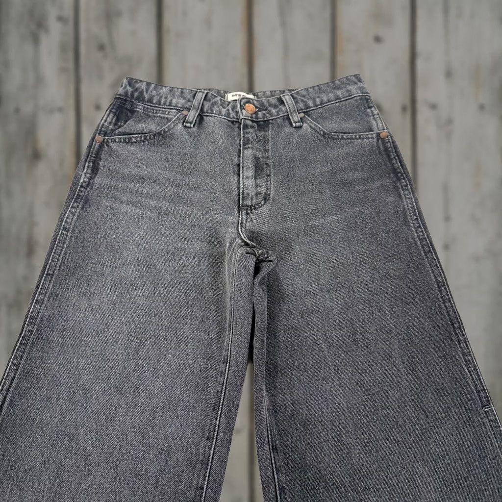 Wrangler Wrangler Jeans Women Wanderer 622 High Rise Flare Jeans Gray 24x34 Distressed Stretch 5-Pocket Denim Wrangler Logo Patch Vintage No Size 42" / US 20 - 1 Thumbnail