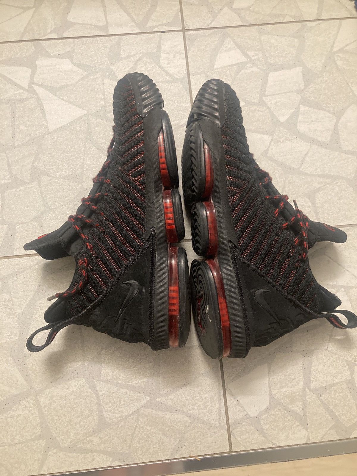Nike Lebron james Fresh bred 16’s nike Size US 11.5 / EU 44-45 - 5 Thumbnail