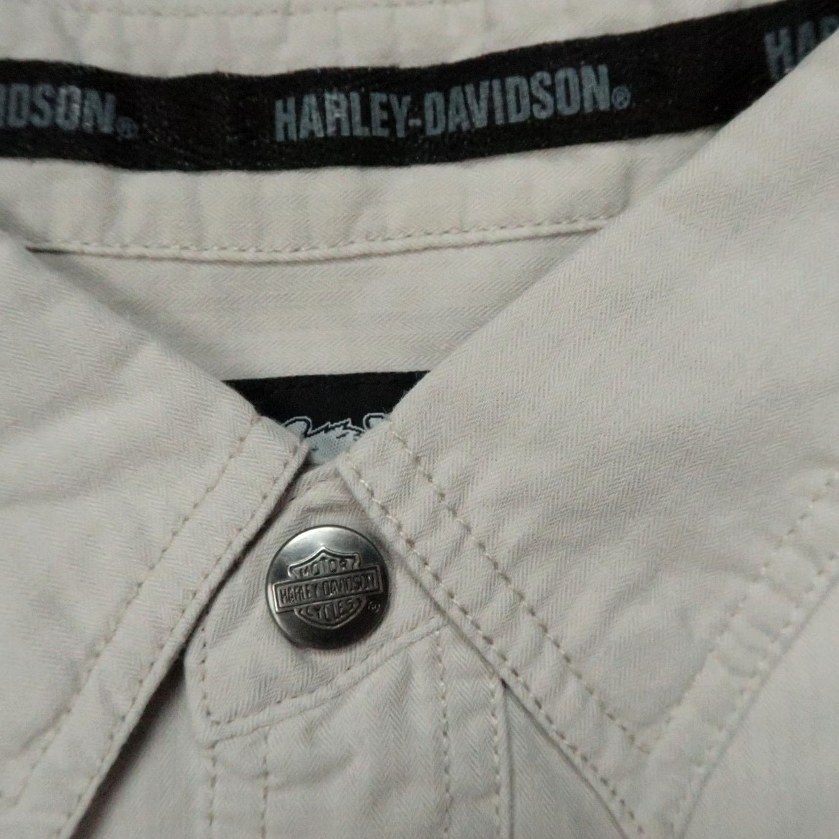 Harley Davidson Harley-Davidson Shirt Mens Large Stone Beige Short Sleeve Snap Bar Shield Embroidered Button-Up Clothing Casual Travel Workwear Regular Fit Pocketed Size US L / EU 52-54 / 3 - 4 Thumbnail